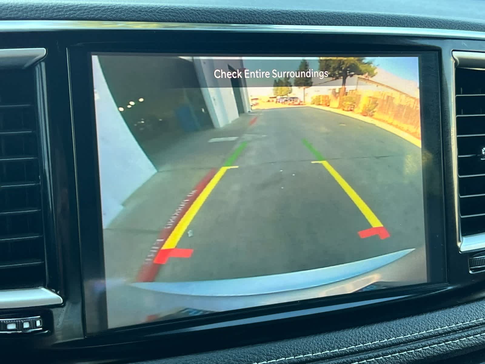 Thumbnail: 2023 Chrysler Pacifica - 21