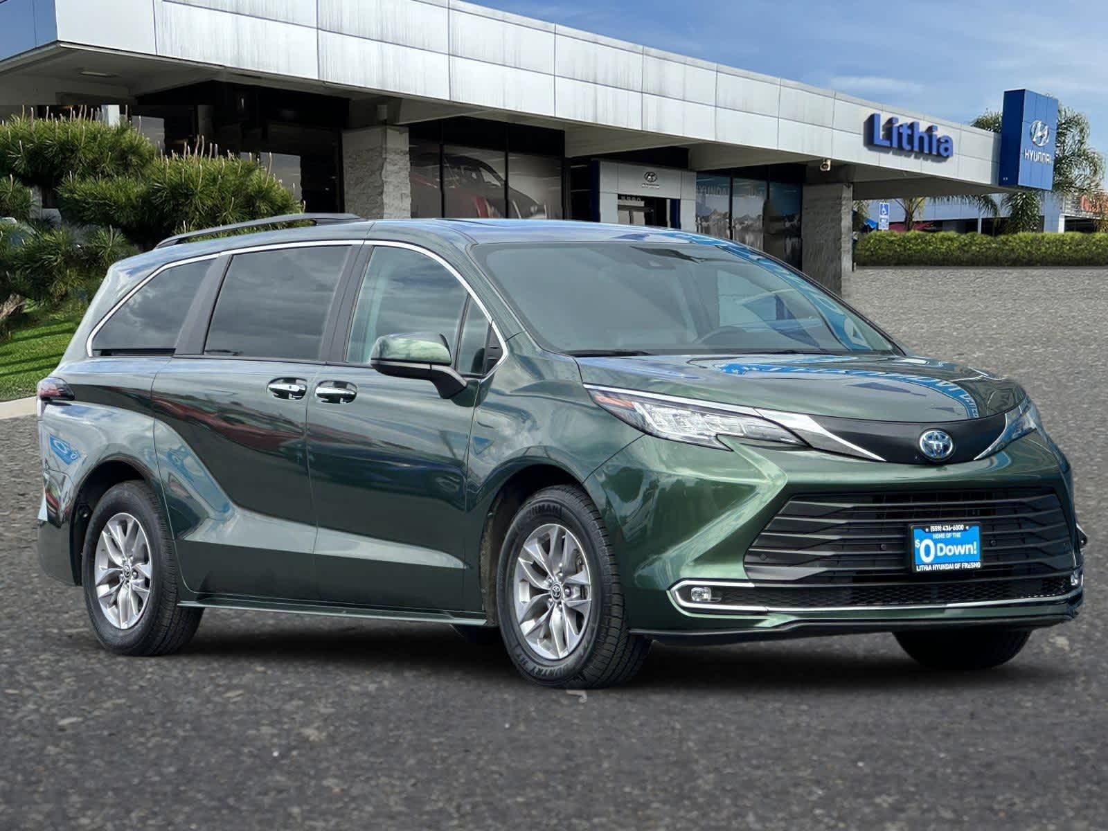 Thumbnail: 2023 Toyota Sienna - 9