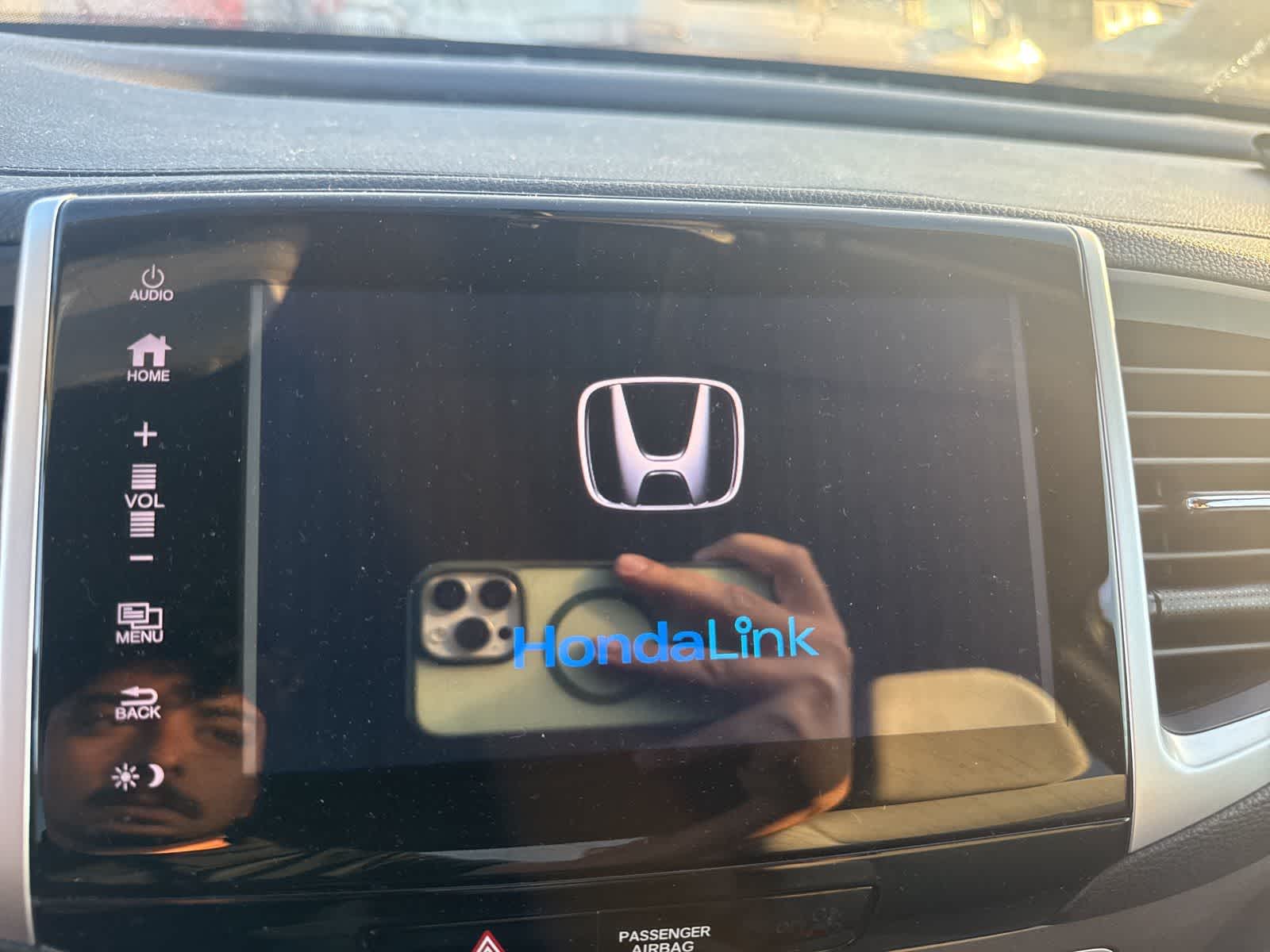 Thumbnail: 2017 Honda Pilot - 21