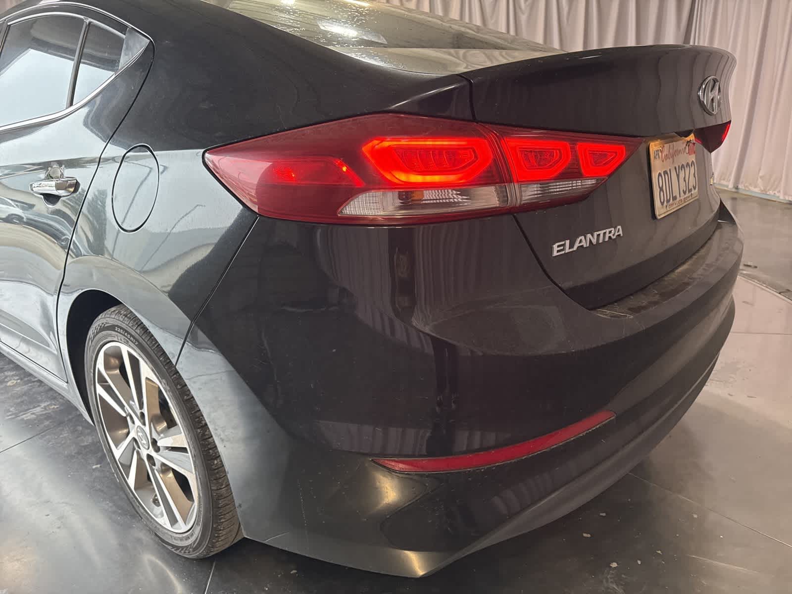 Thumbnail: 2017 Hyundai Elantra - 10