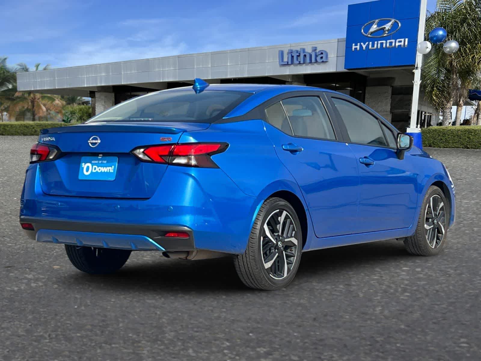 2024 Nissan Versa 1.6 SR photo 2