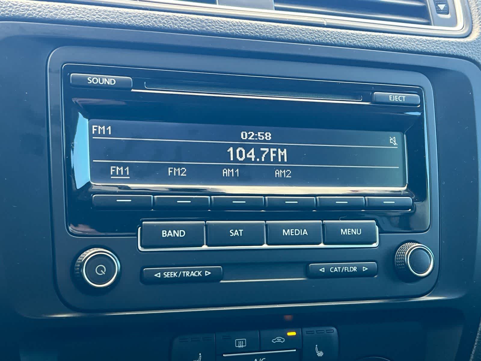 Thumbnail: 2015 Volkswagen Jetta - 18