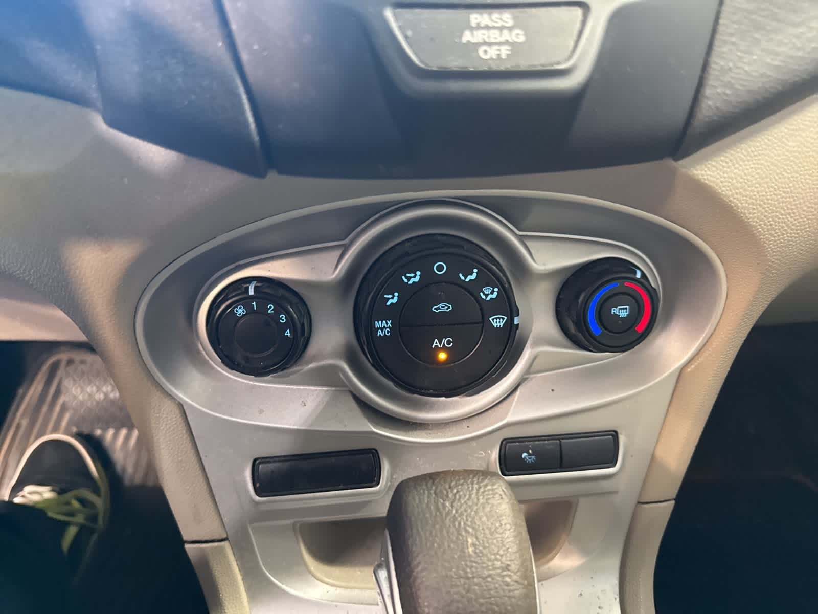 Thumbnail: 2014 Ford Fiesta - 20