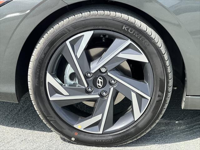 Thumbnail: 2025 Hyundai Elantra - 24