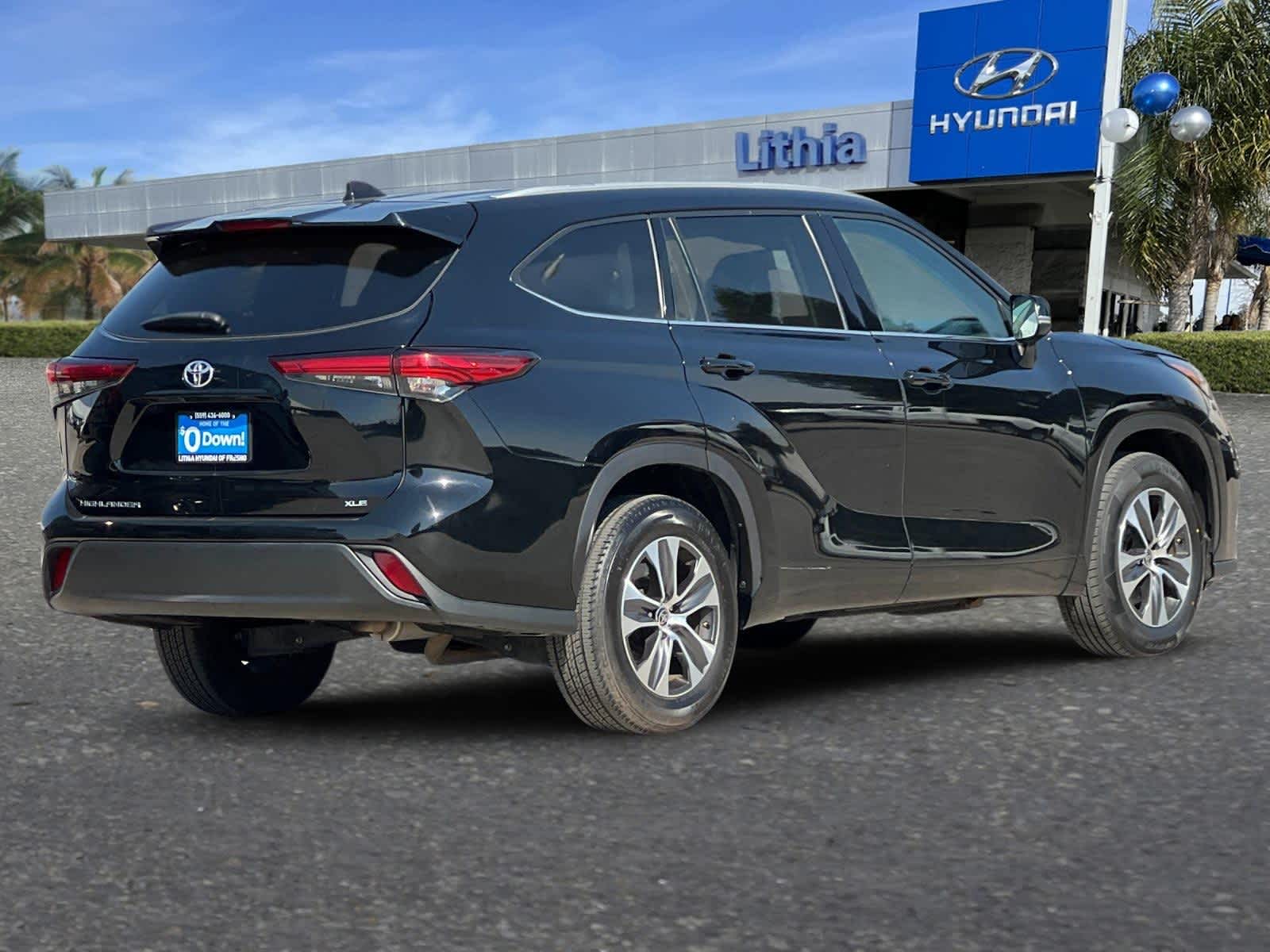 Thumbnail: 2022 Toyota Highlander - 2