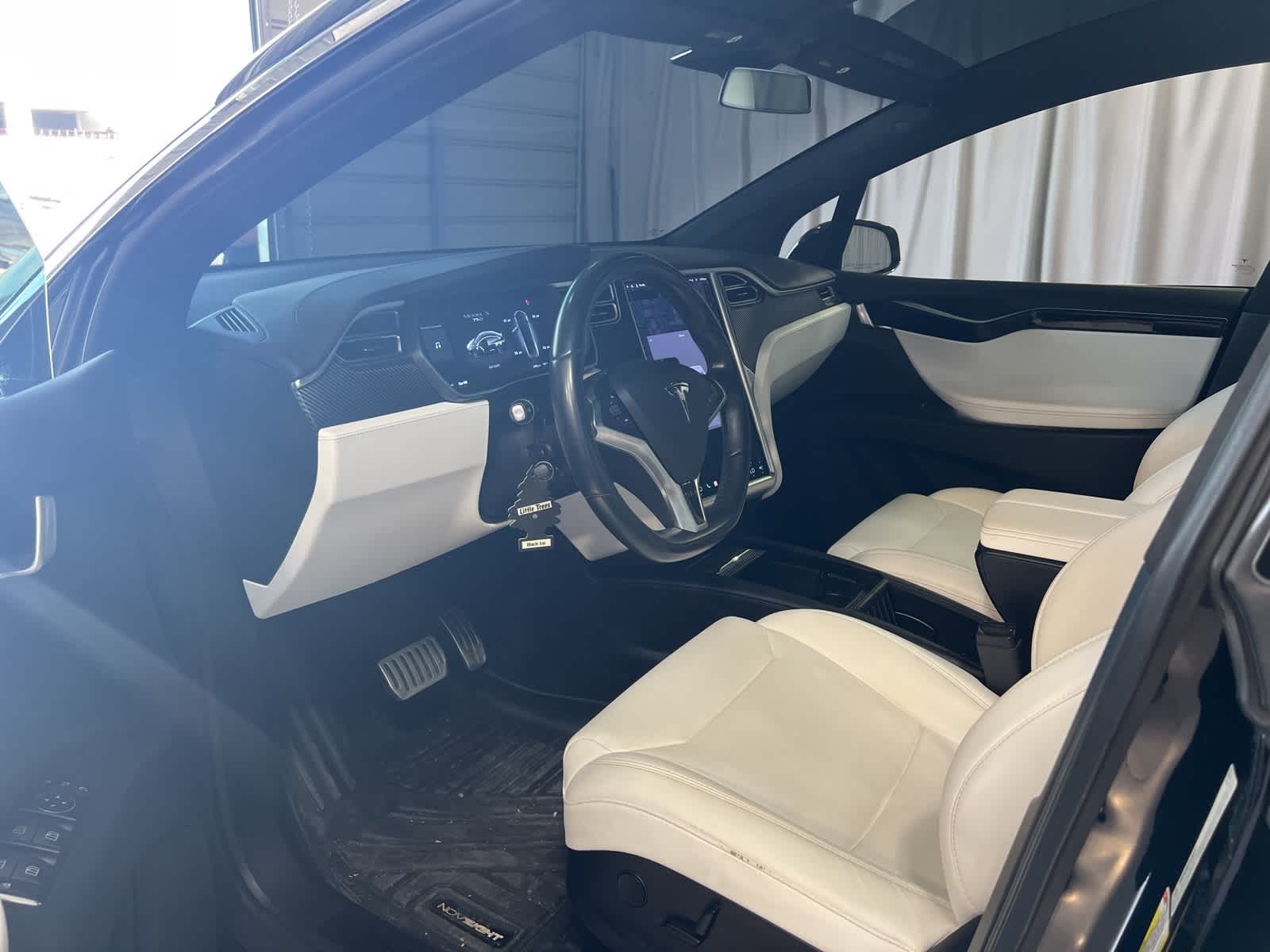 Thumbnail: 2017 Tesla Model X - 19