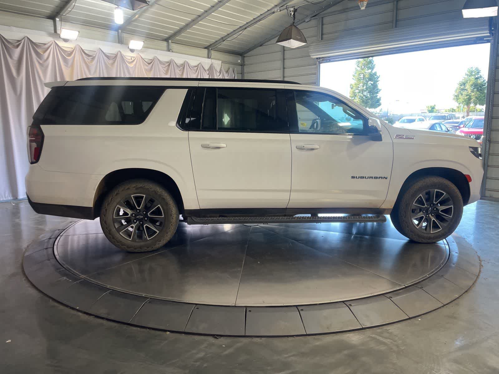 Thumbnail: 2023 Chevrolet Suburban - 4