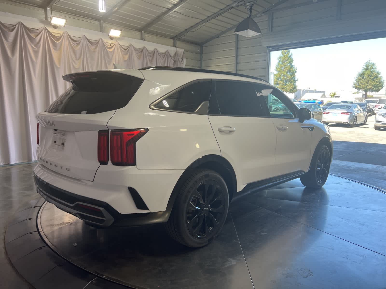 Thumbnail: 2022 Kia Sorento - 7