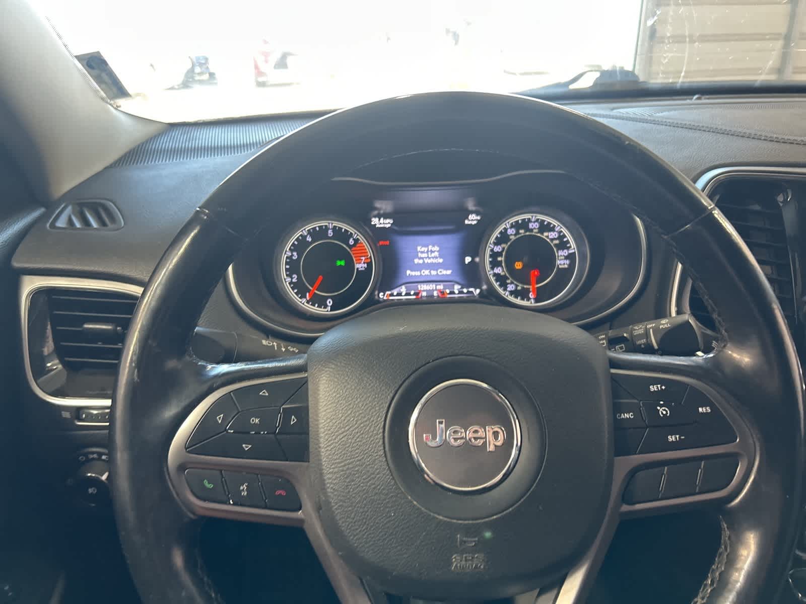 Thumbnail: 2020 Jeep Cherokee - 29