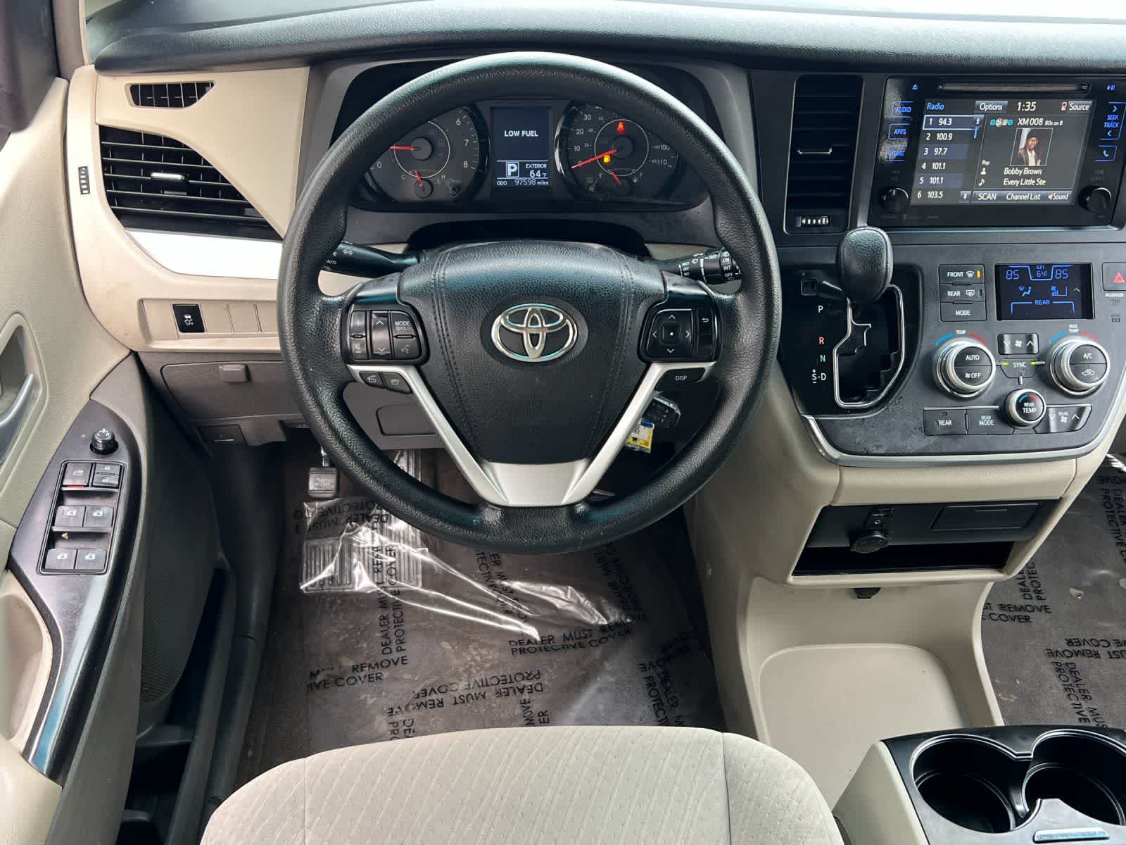 Thumbnail: 2017 Toyota Sienna - 15