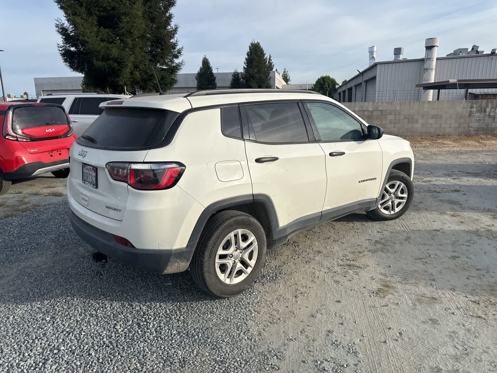 2018 Jeep Compass Sport FWD photo 3