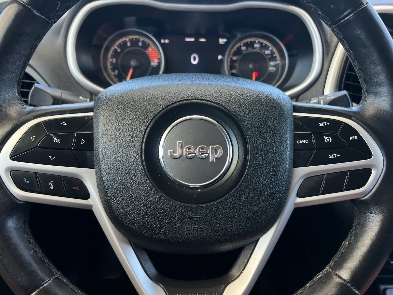 Thumbnail: 2017 Jeep Cherokee - 24