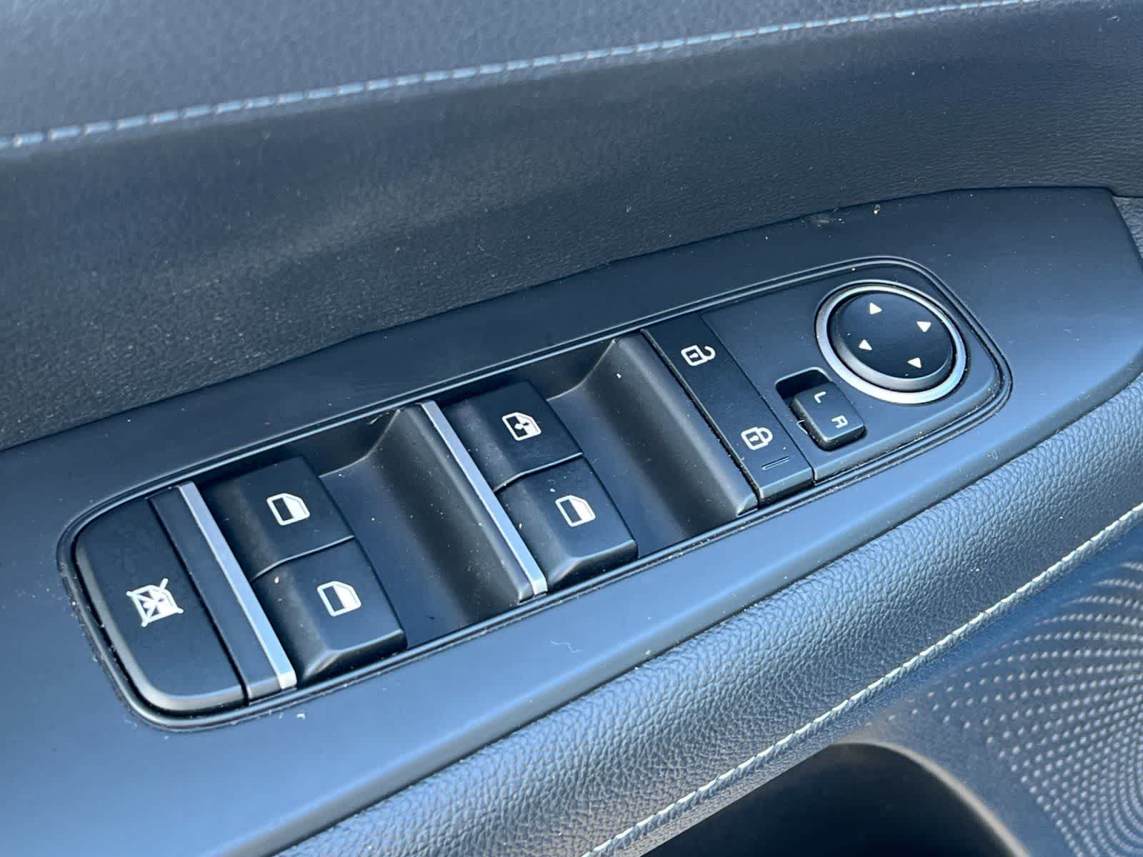 Thumbnail: 2023 Kia Forte - 14