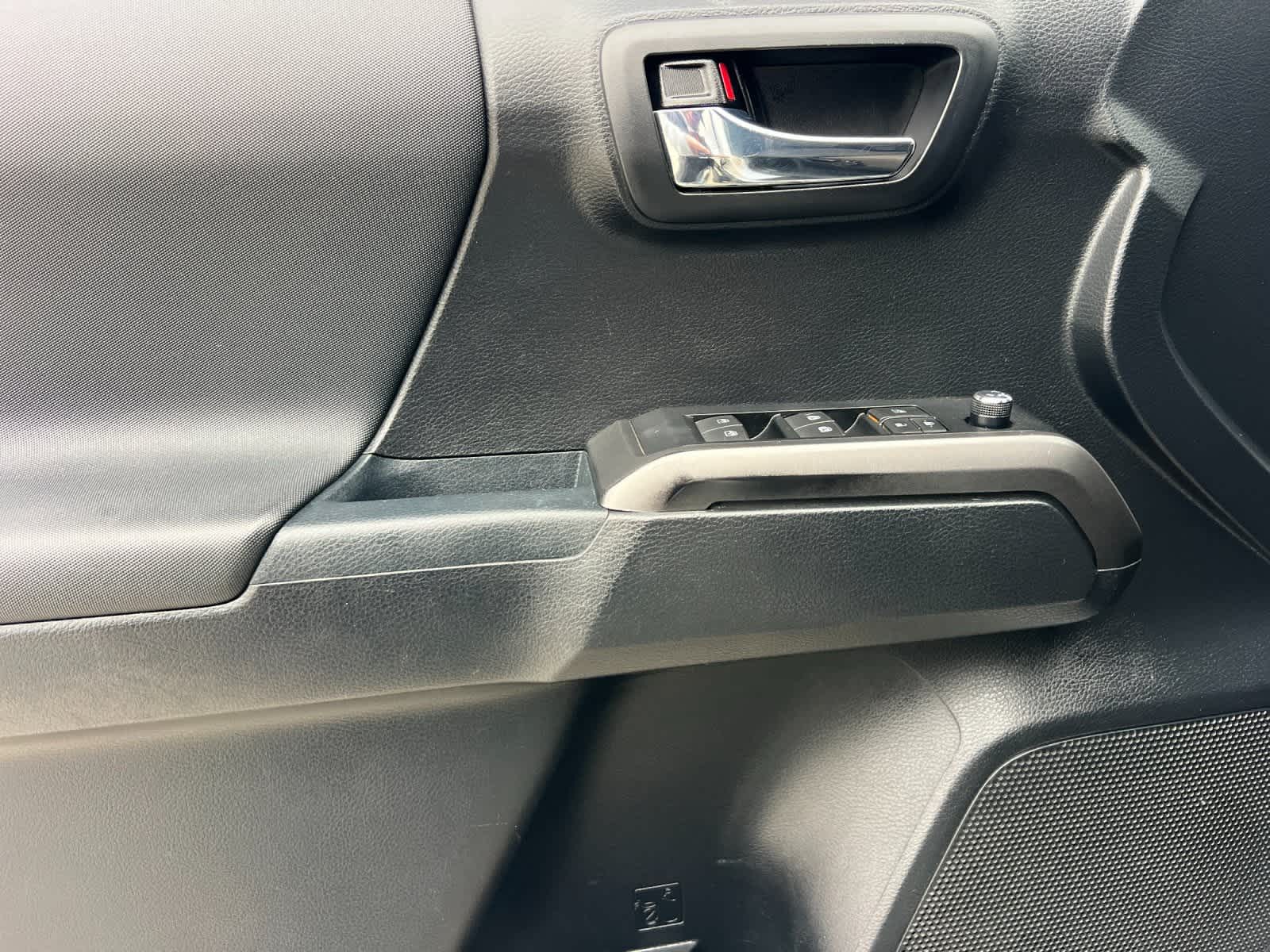 Thumbnail: 2018 Toyota Tacoma - 12