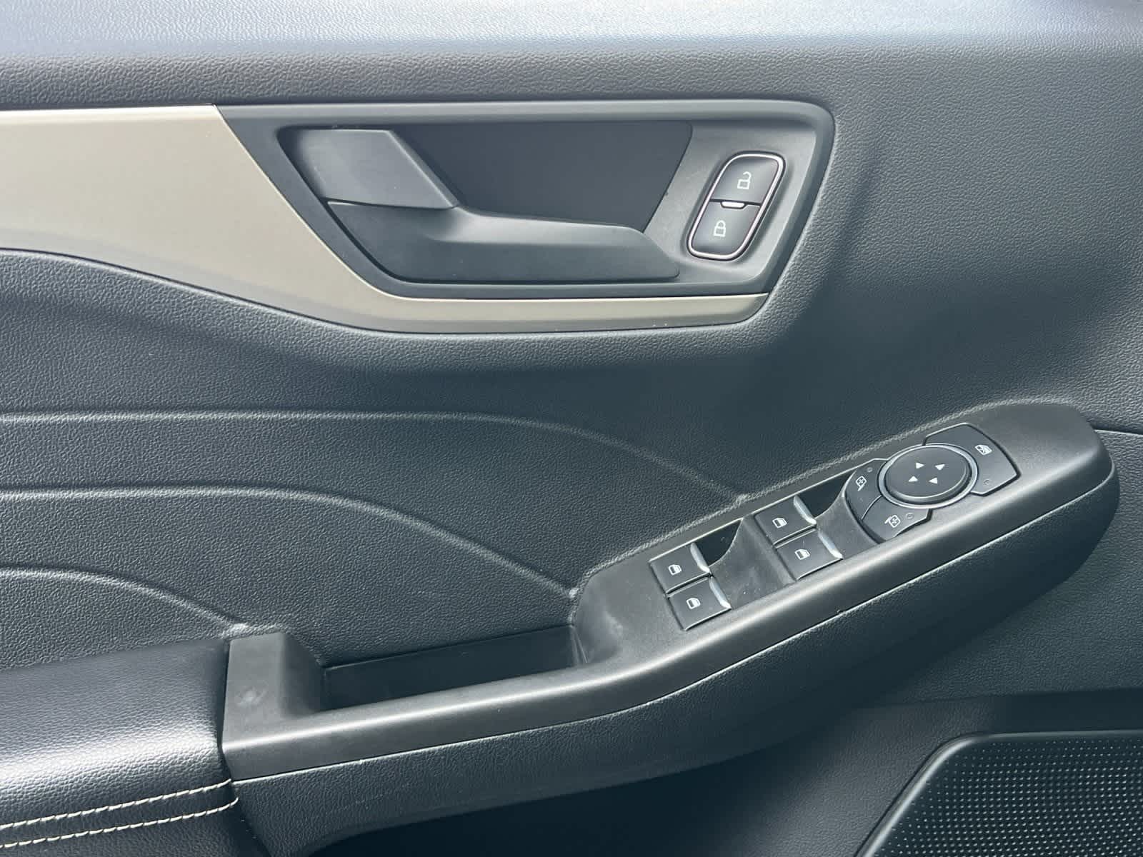 Thumbnail: 2021 Ford Escape - 13