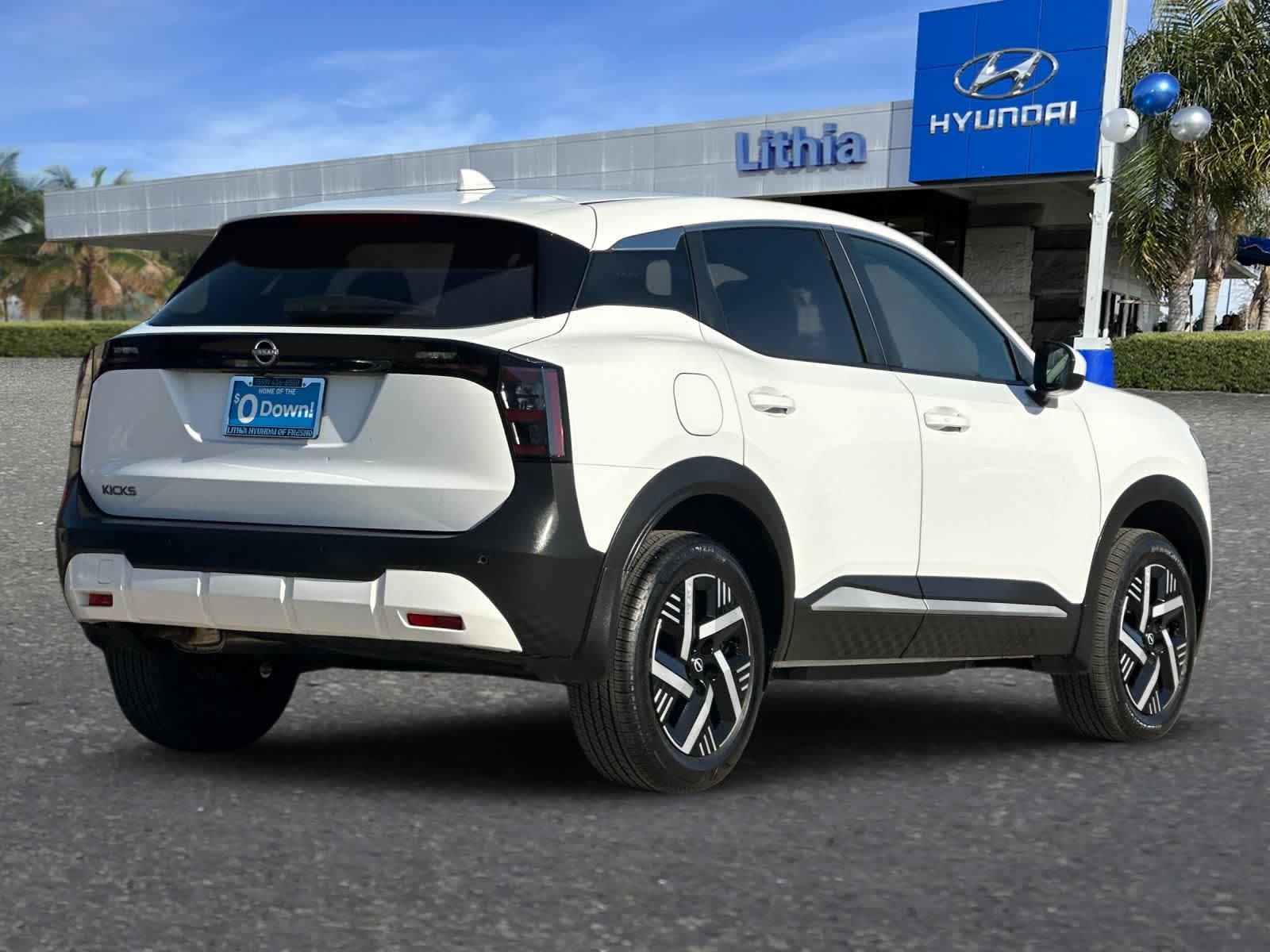 Thumbnail: 2025 Nissan Kicks - 2