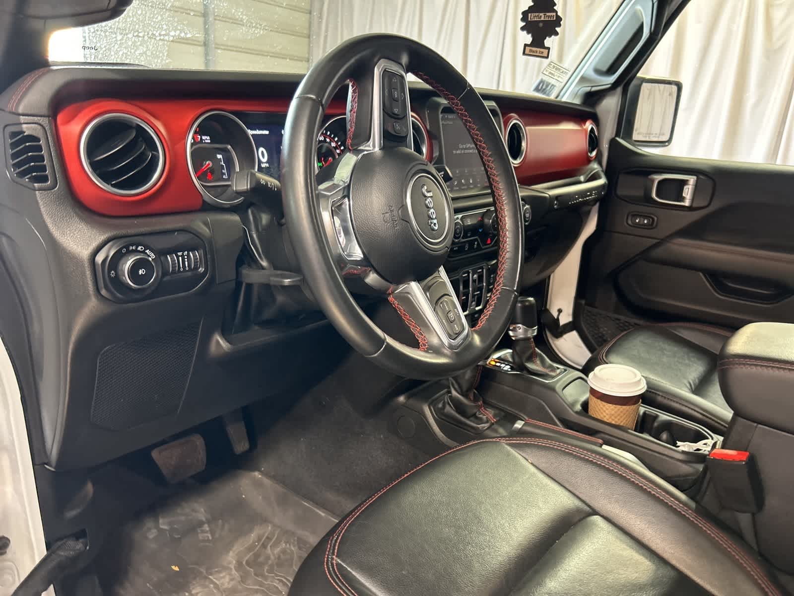 Thumbnail: 2022 Jeep Wrangler - 24