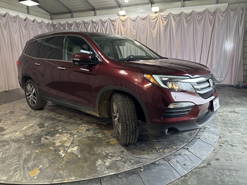Used 2016 Honda Pilot Touring FWD SUV