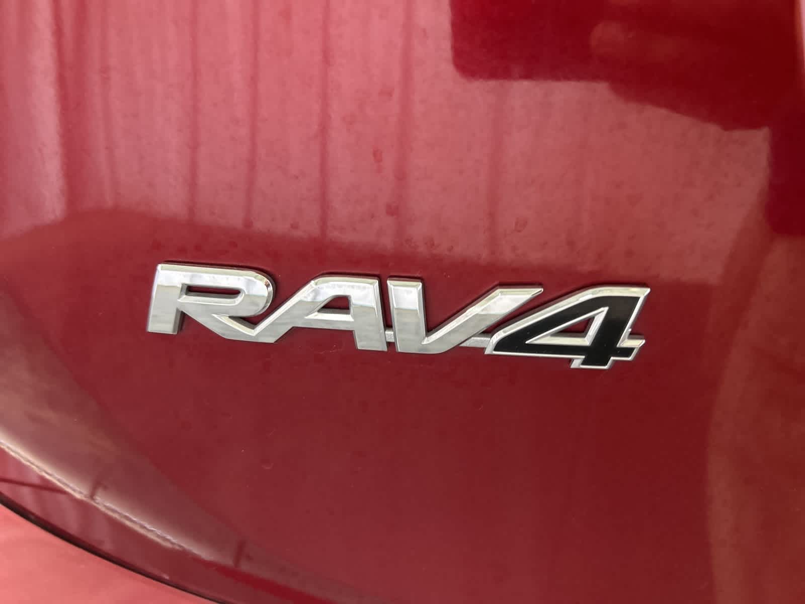 Thumbnail: 2018 Toyota RAV4 - 12