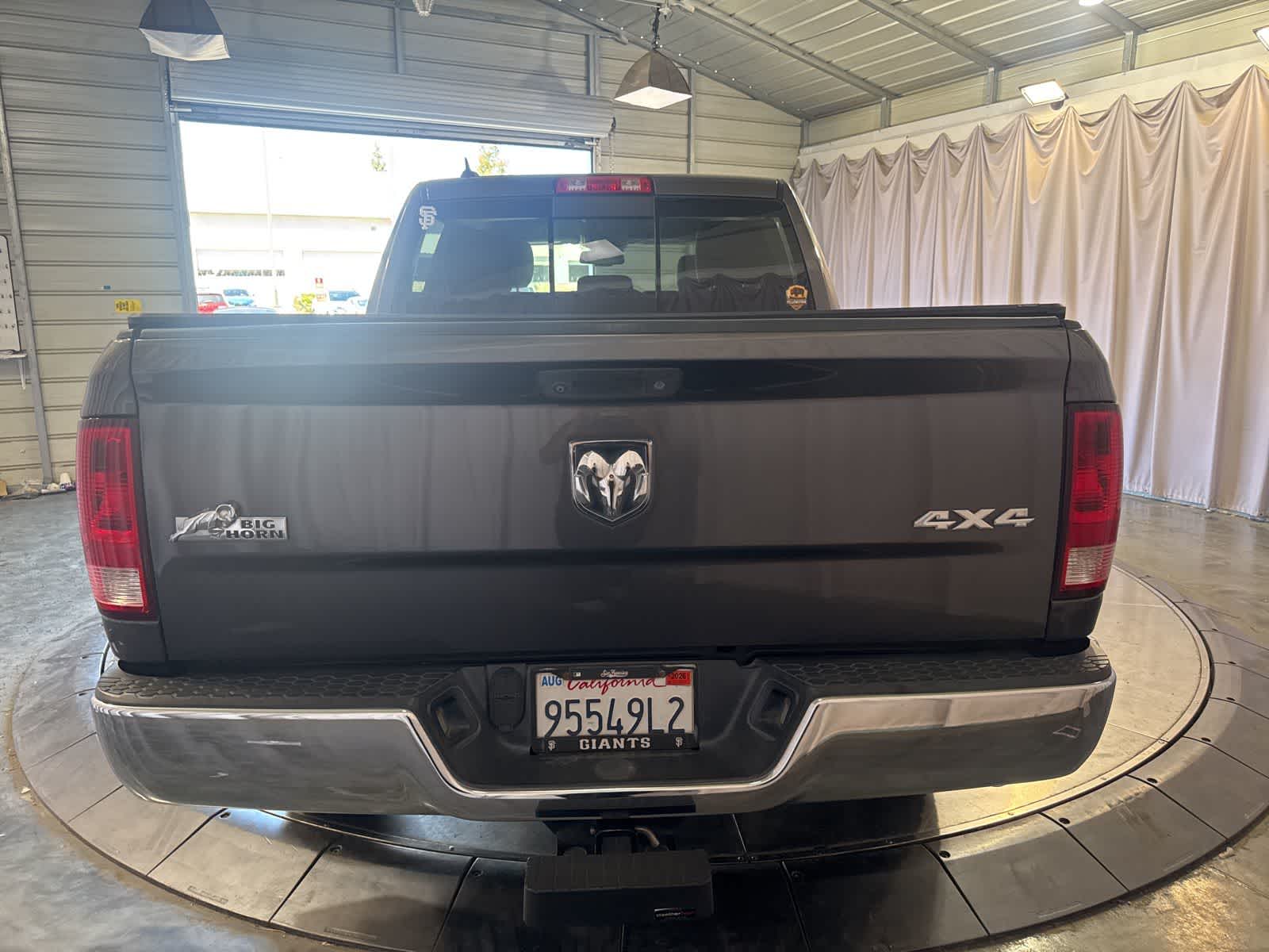 2014 Ram 1500 SLT photo 4
