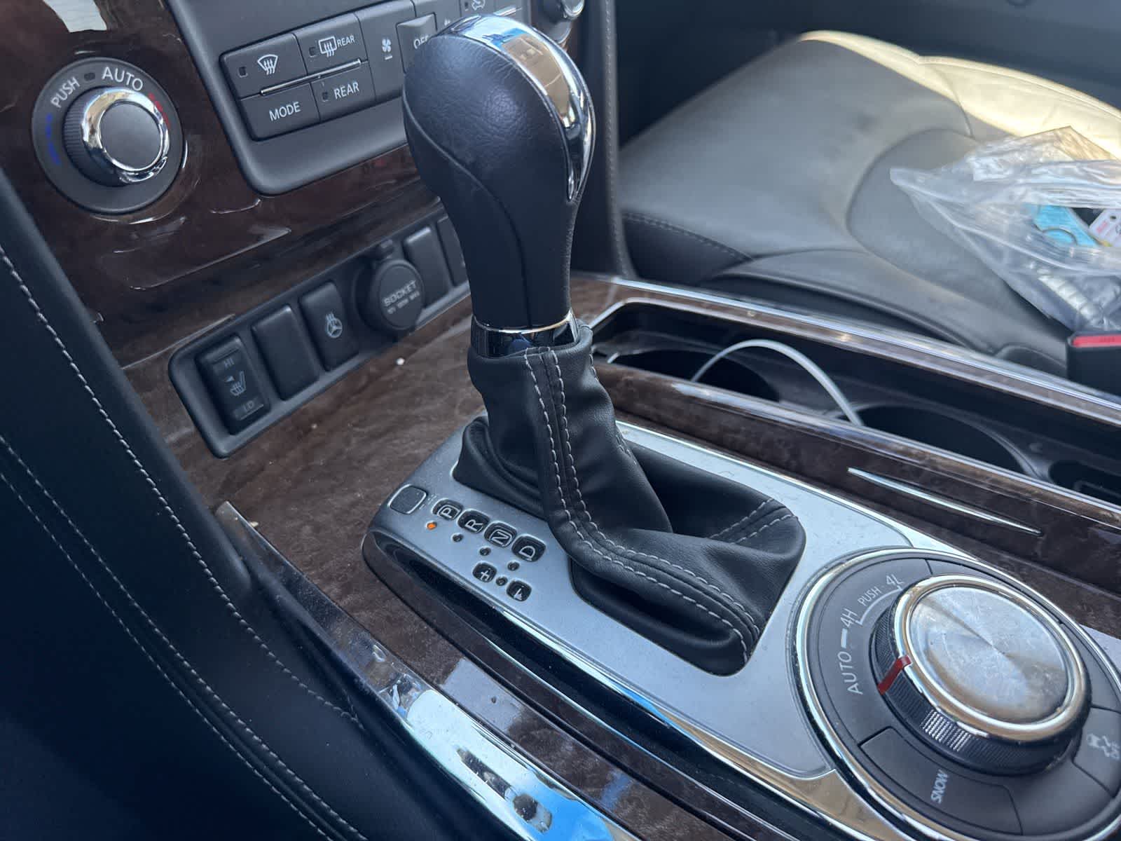 Thumbnail: 2016 INFINITI QX80 - 24