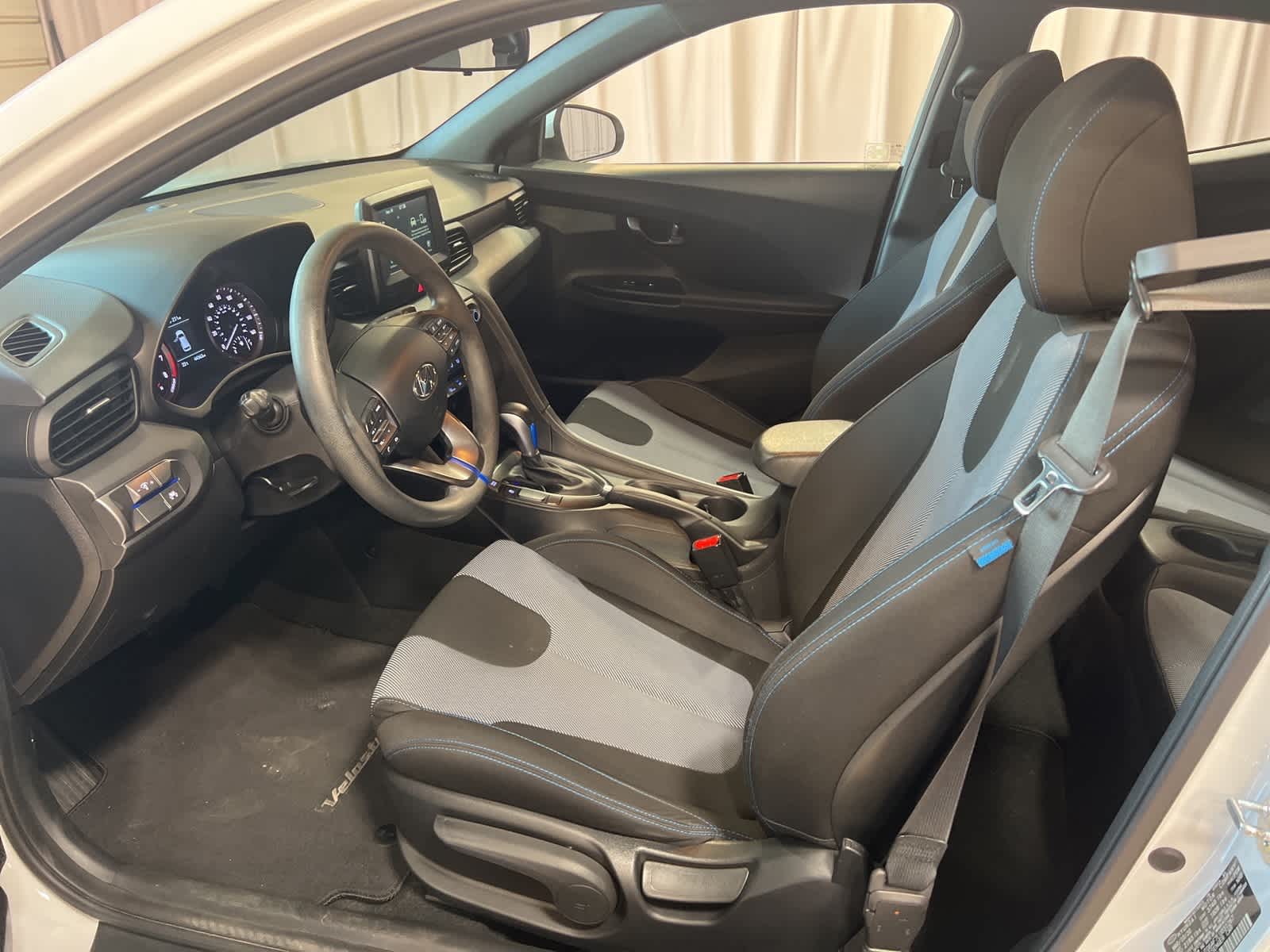 Thumbnail: 2020 Hyundai Veloster - 21
