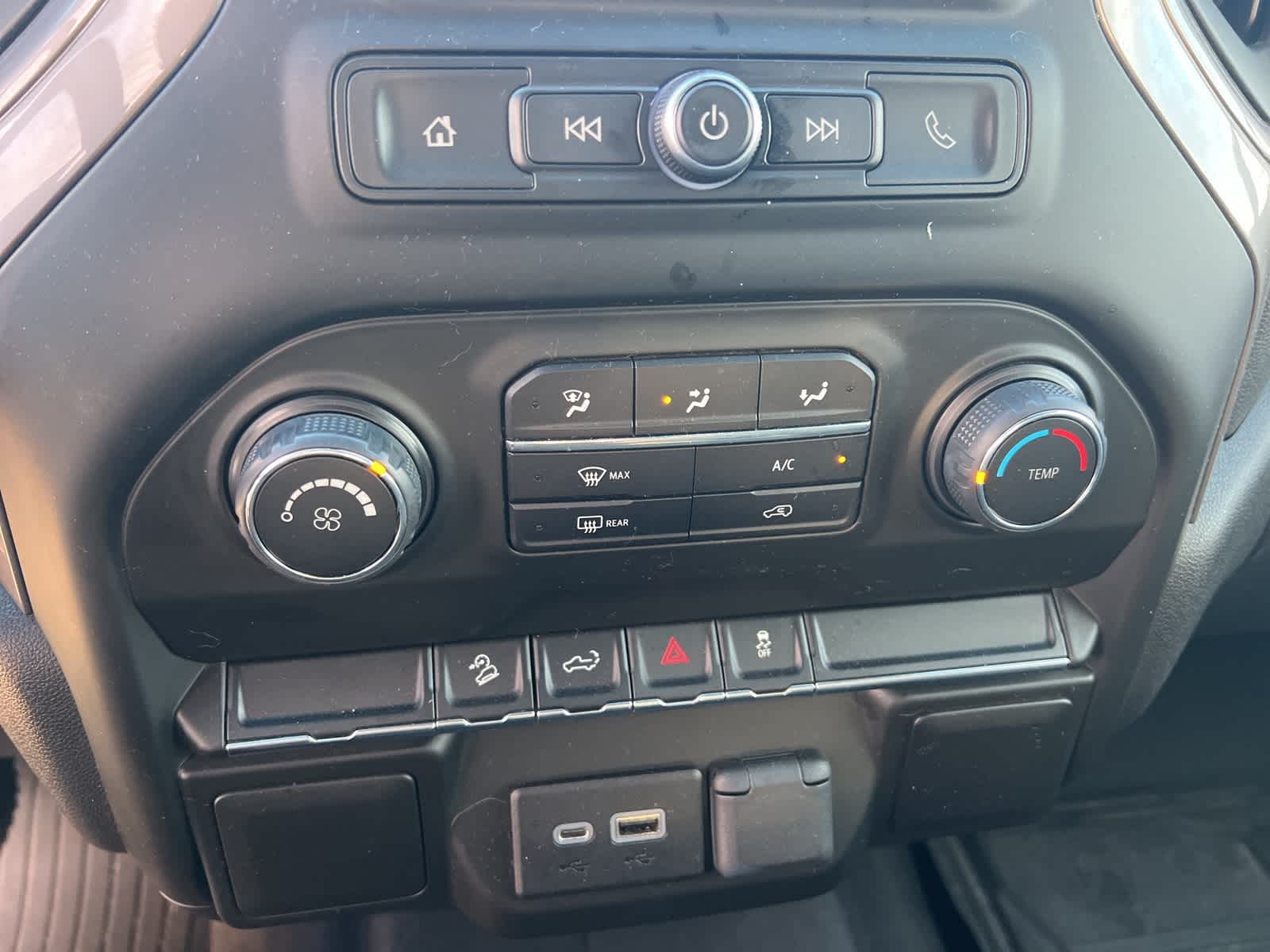 Thumbnail: 2021 Chevrolet Silverado 1500 - 24