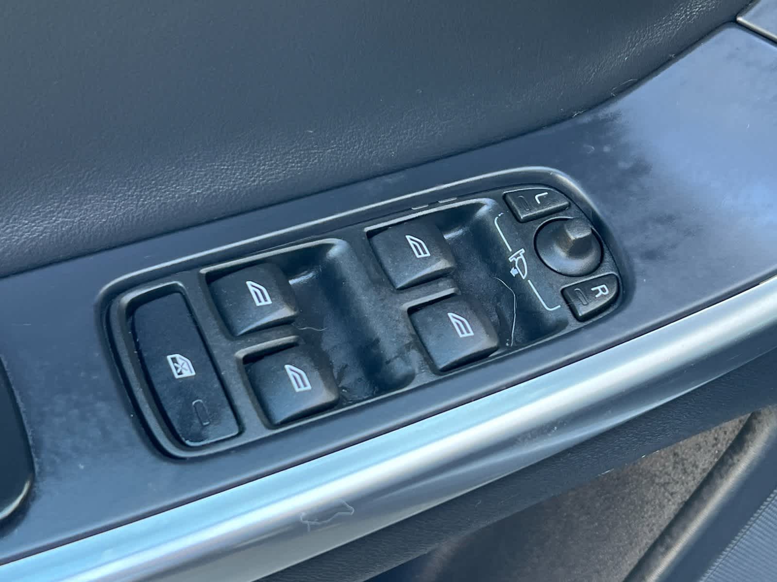 Thumbnail: 2017 Volvo XC60 - 14