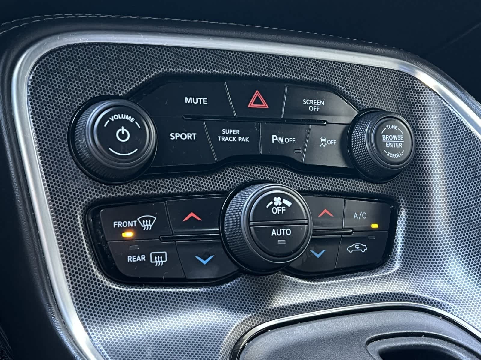 Thumbnail: 2018 Dodge Challenger - 21