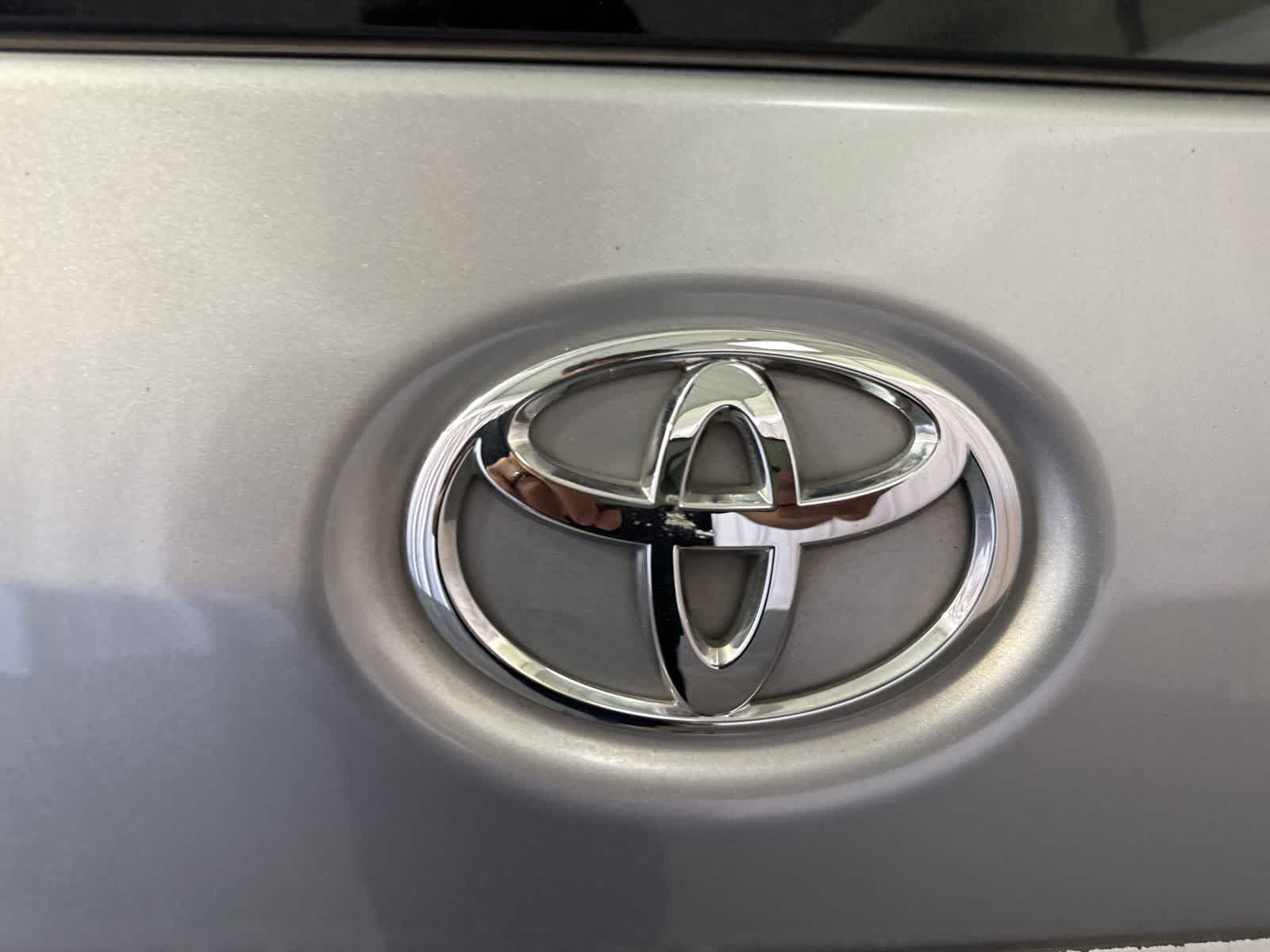 Thumbnail: 2014 Toyota Sienna - 13