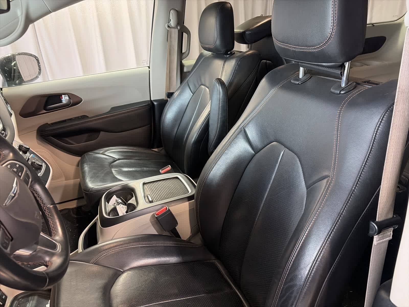 Thumbnail: 2017 Chrysler Pacifica - 24