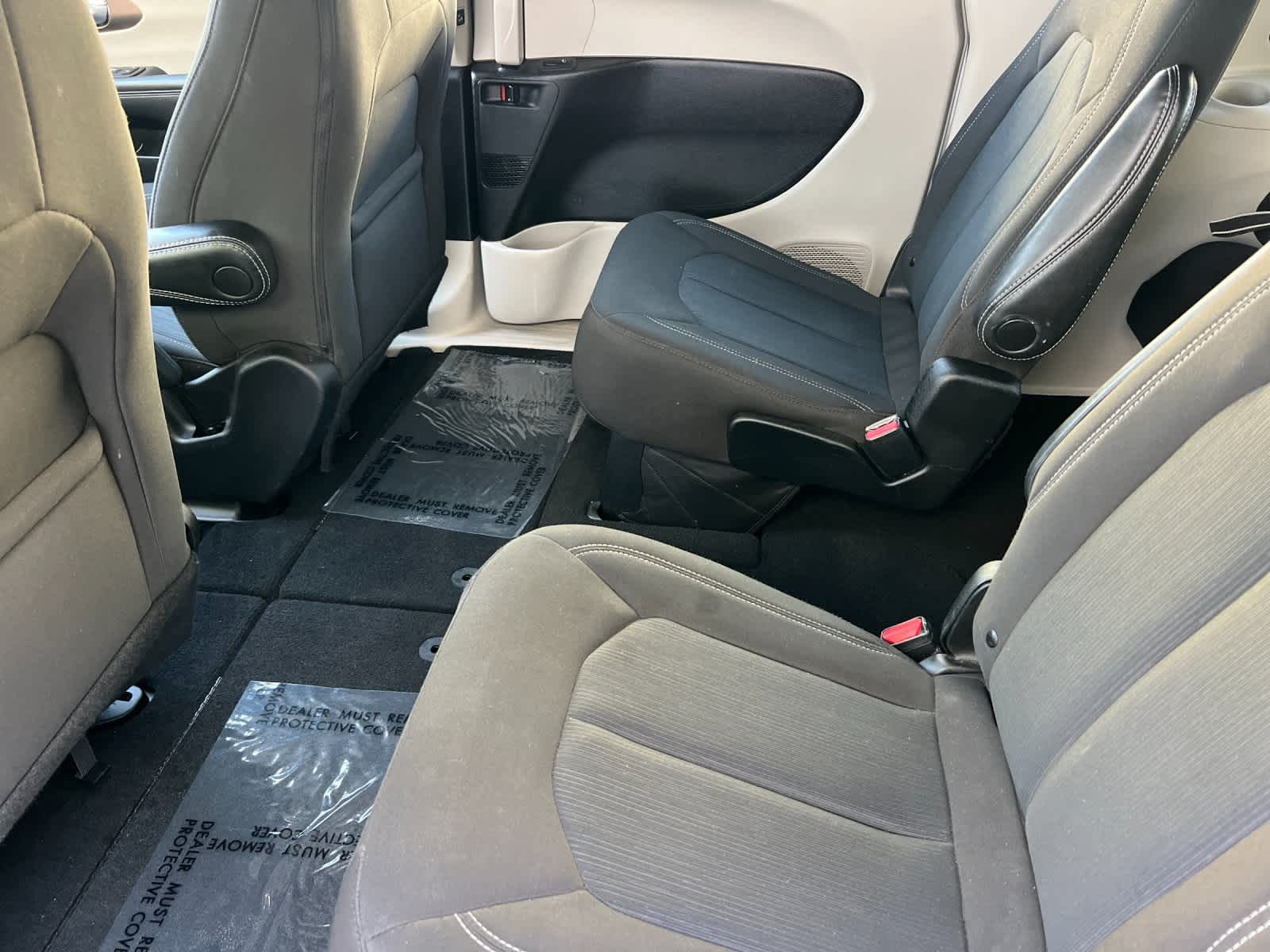 Thumbnail: 2023 Chrysler Voyager - 4