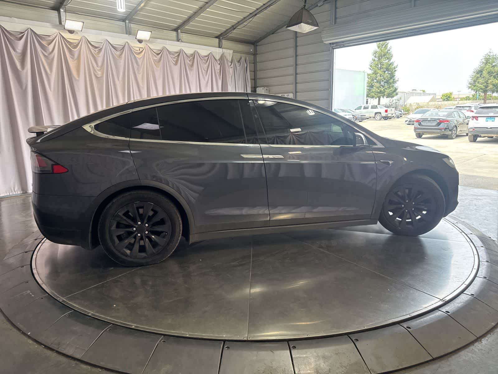 Thumbnail: 2017 Tesla Model X - 4