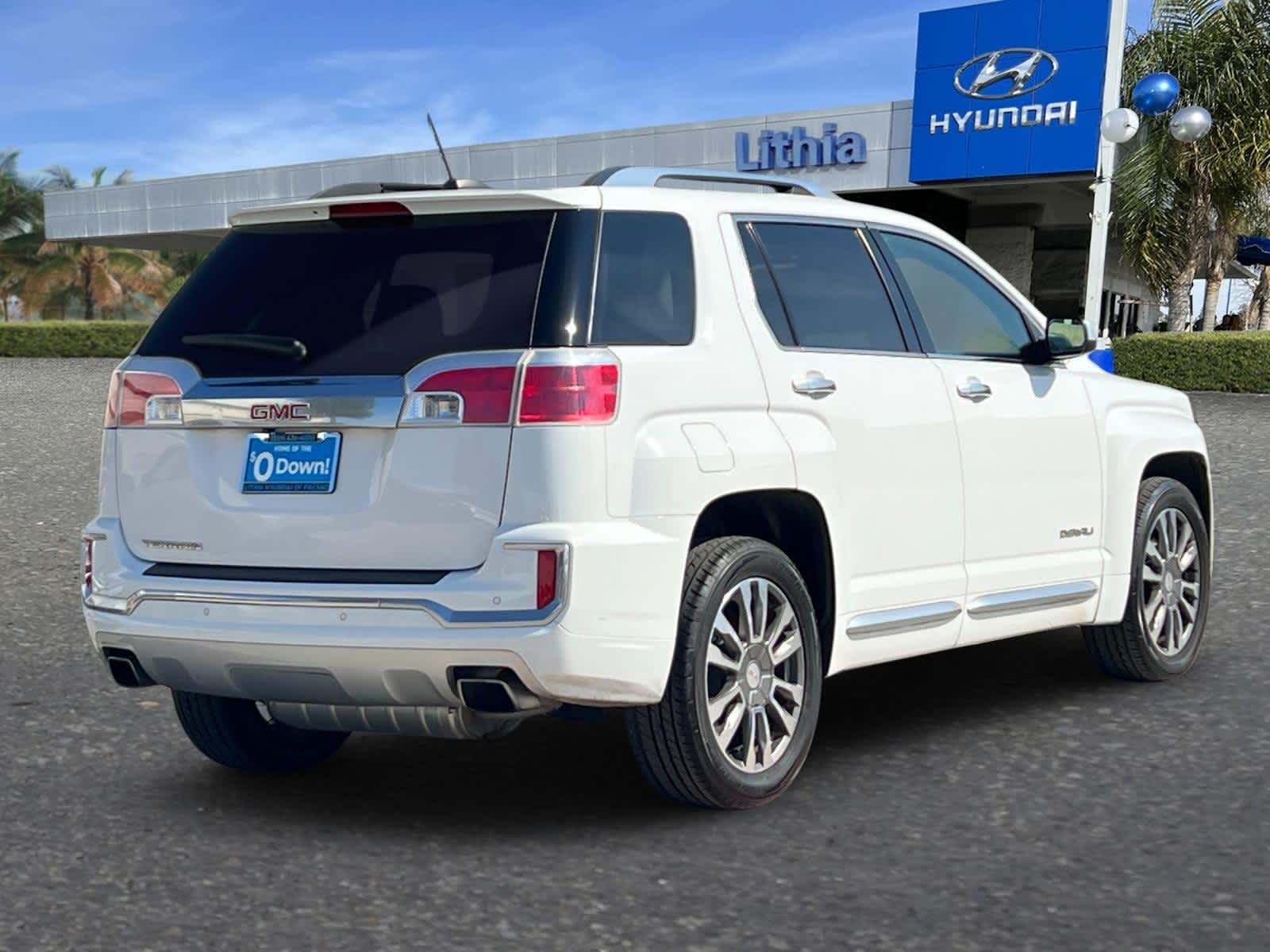 Thumbnail: 2017 GMC Terrain - 3