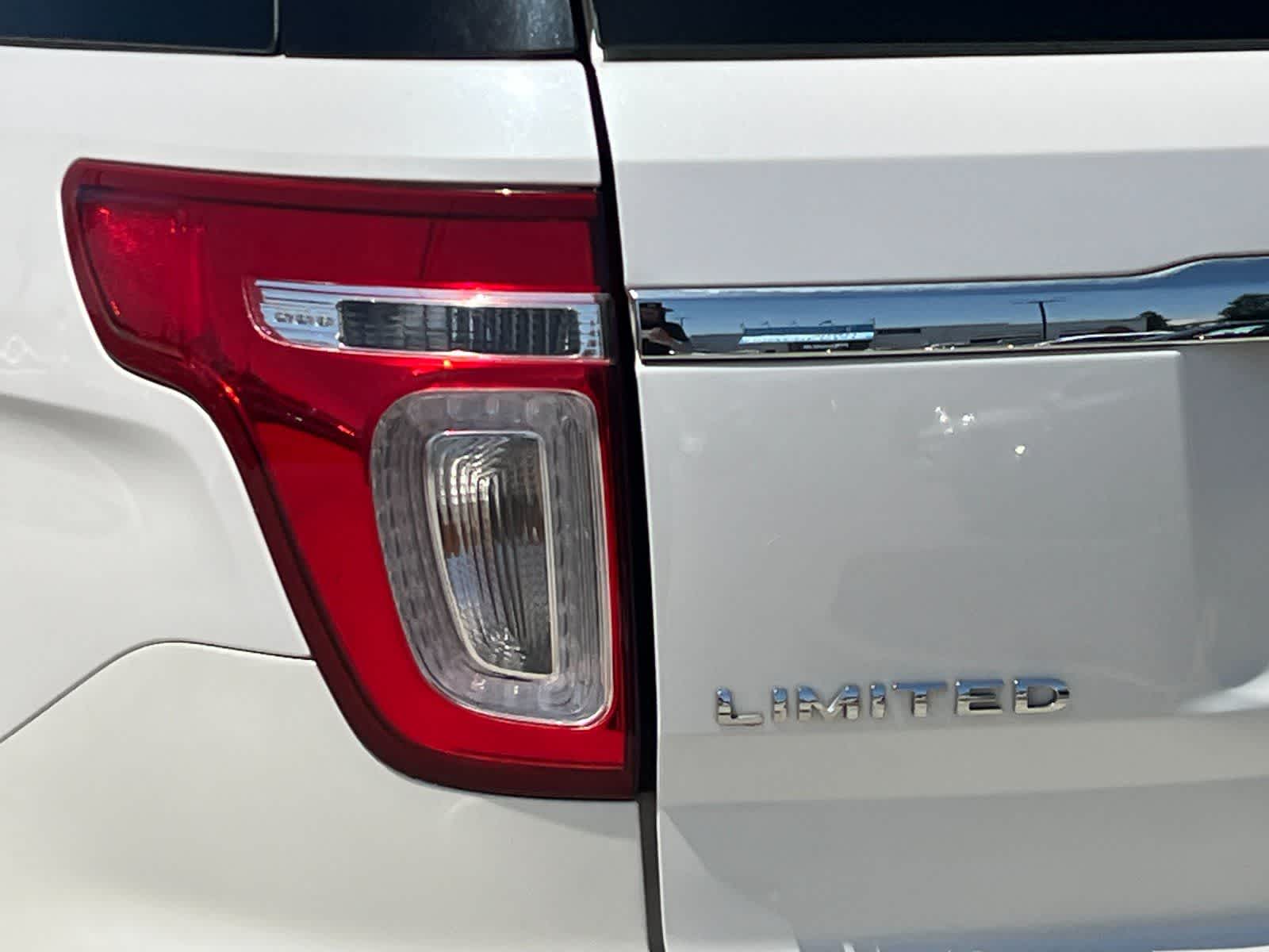 Thumbnail: 2013 Ford Explorer - 30