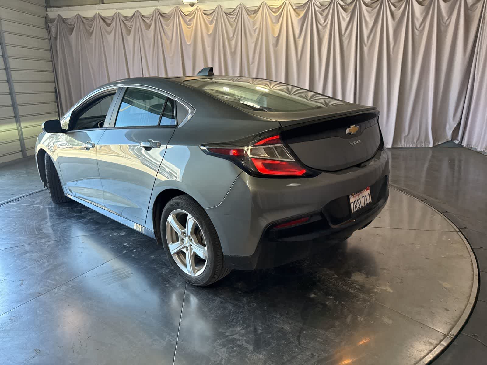 Thumbnail: 2017 Chevrolet Volt - 6