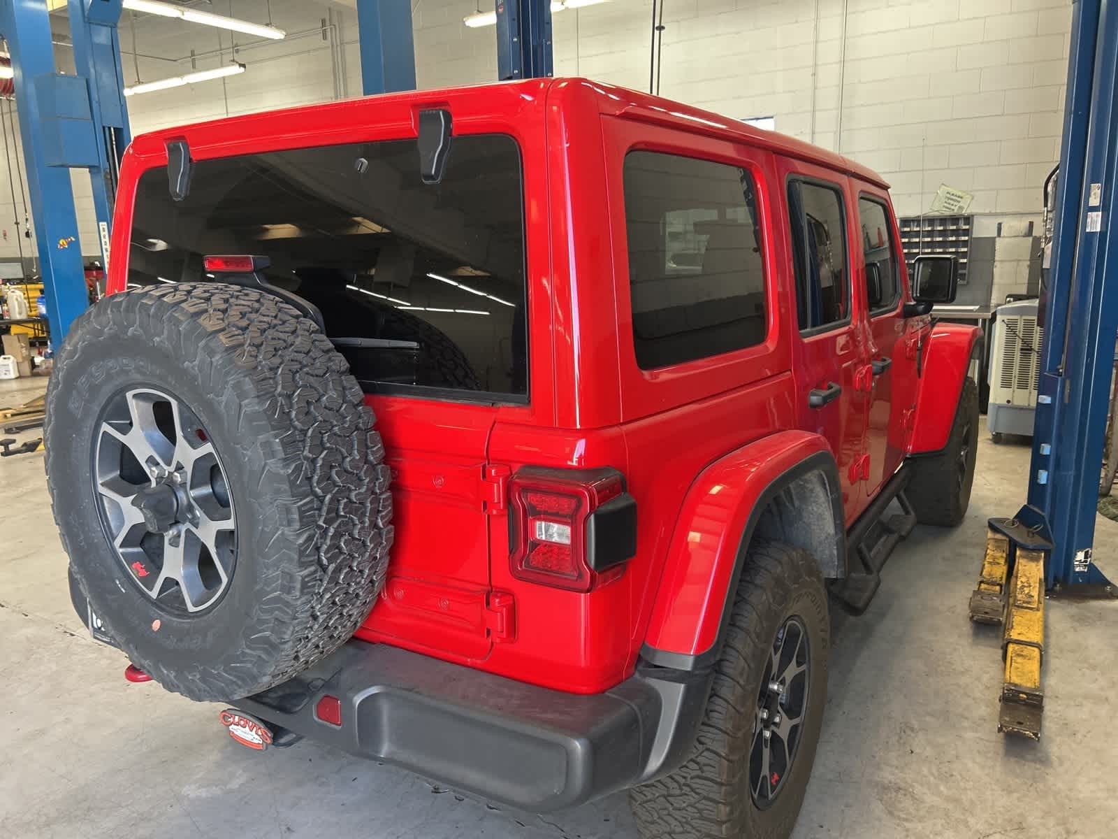 Thumbnail: 2019 Jeep Wrangler - 10