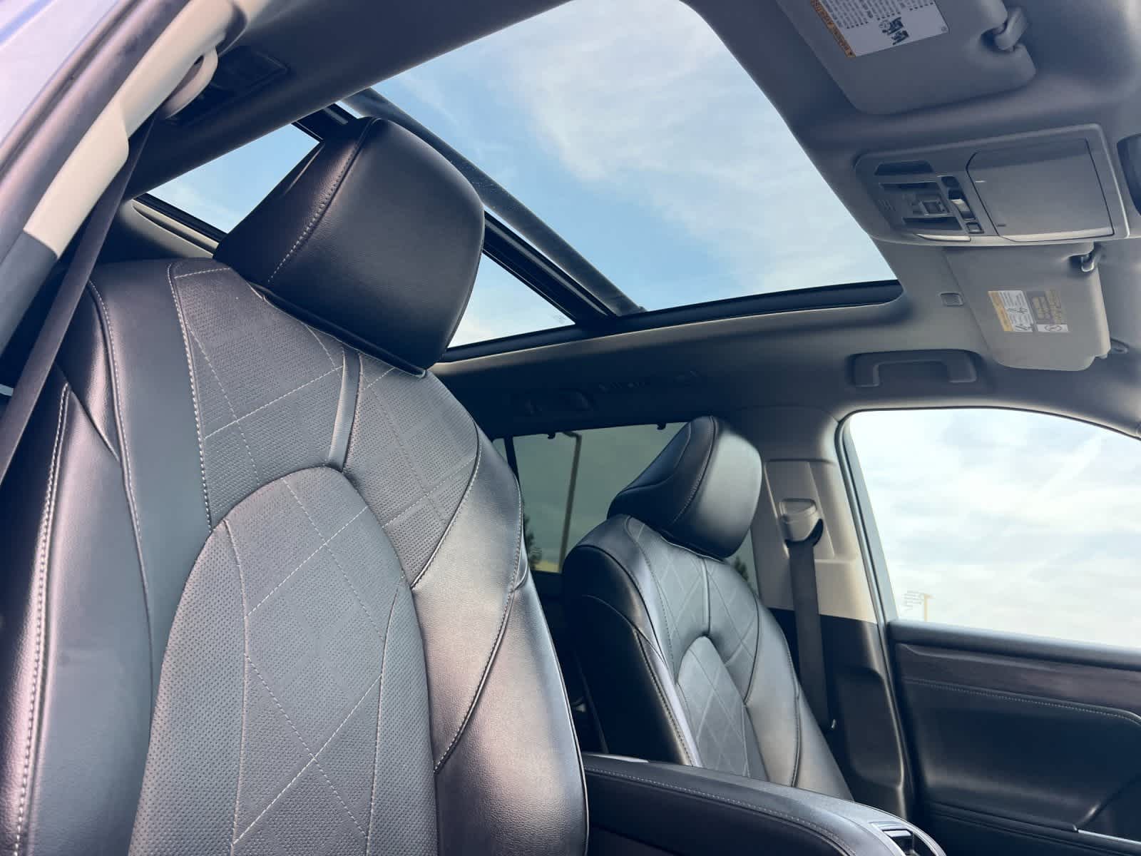 Thumbnail: 2022 Toyota Highlander - 18