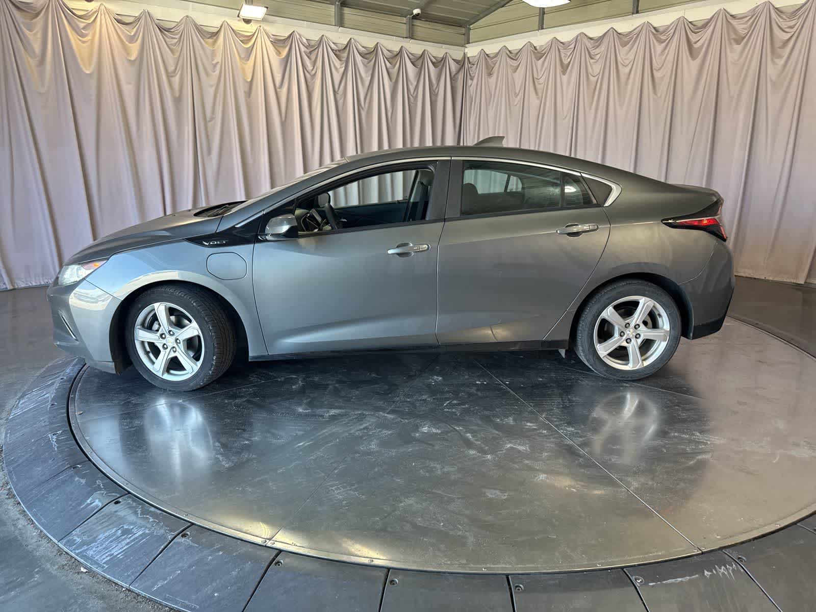 Thumbnail: 2017 Chevrolet Volt - 7