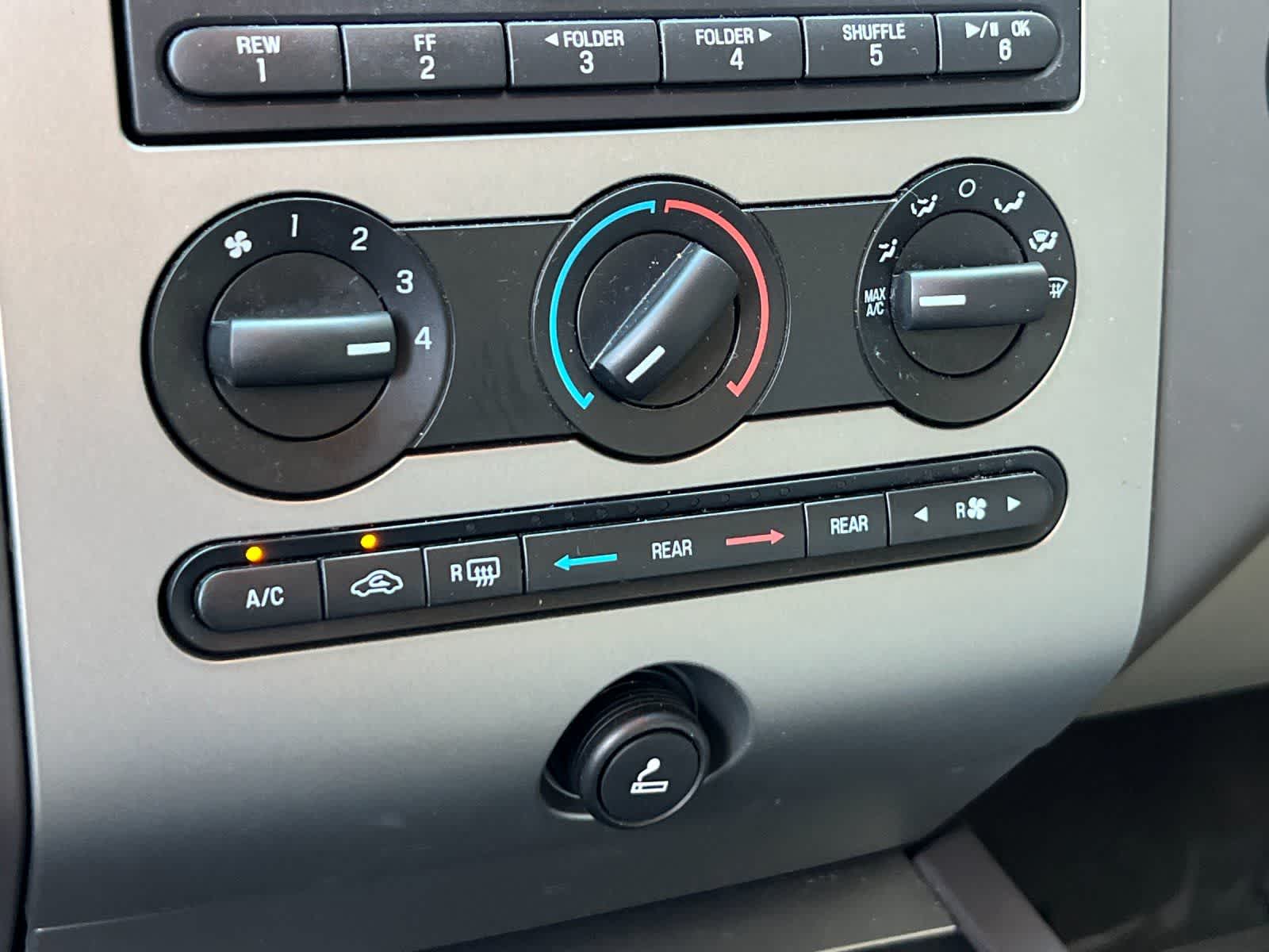 Thumbnail: 2011 Ford Expedition - 22