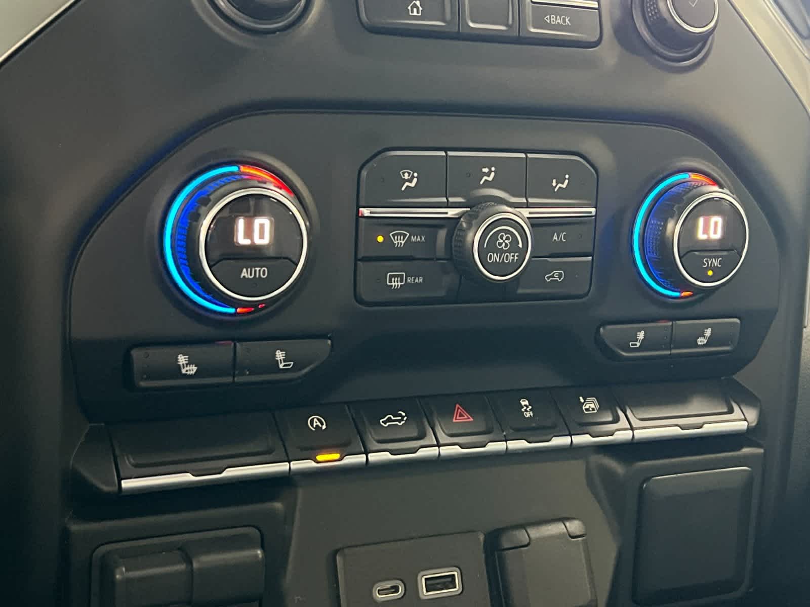 Thumbnail: 2019 Chevrolet Silverado 1500 - 19