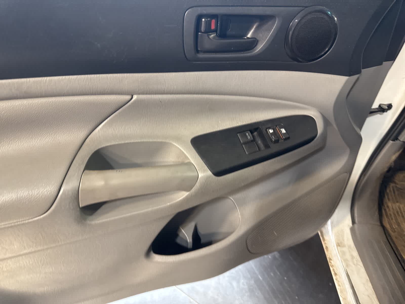 Thumbnail: 2015 Toyota Tacoma - 14