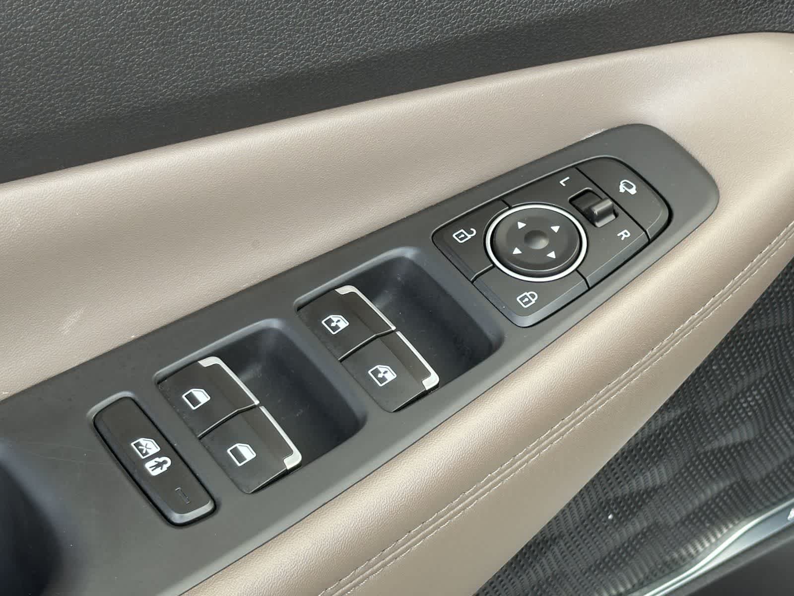 Thumbnail: 2023 Hyundai Santa Fe - 14