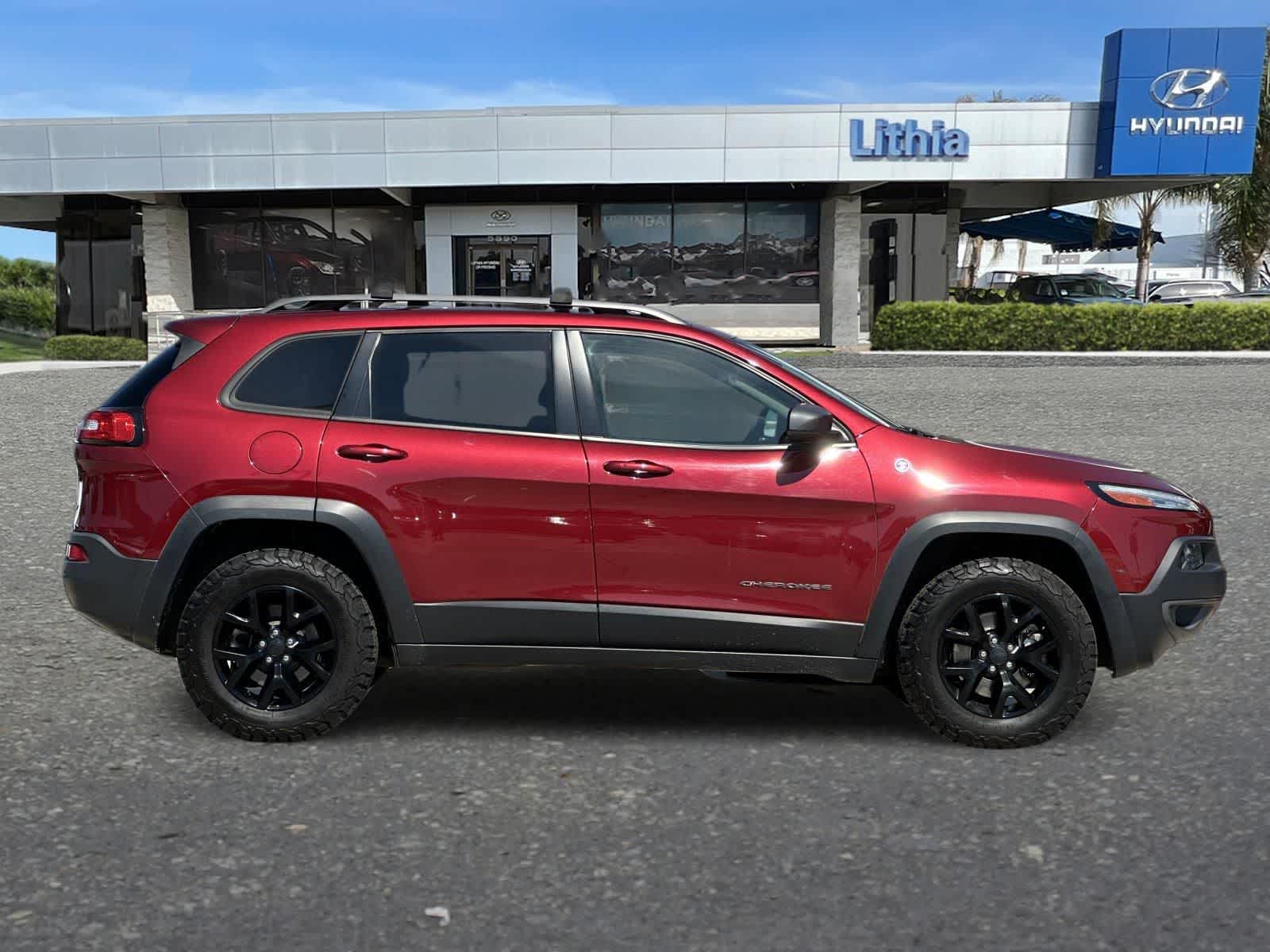 Thumbnail: 2017 Jeep Cherokee - 9