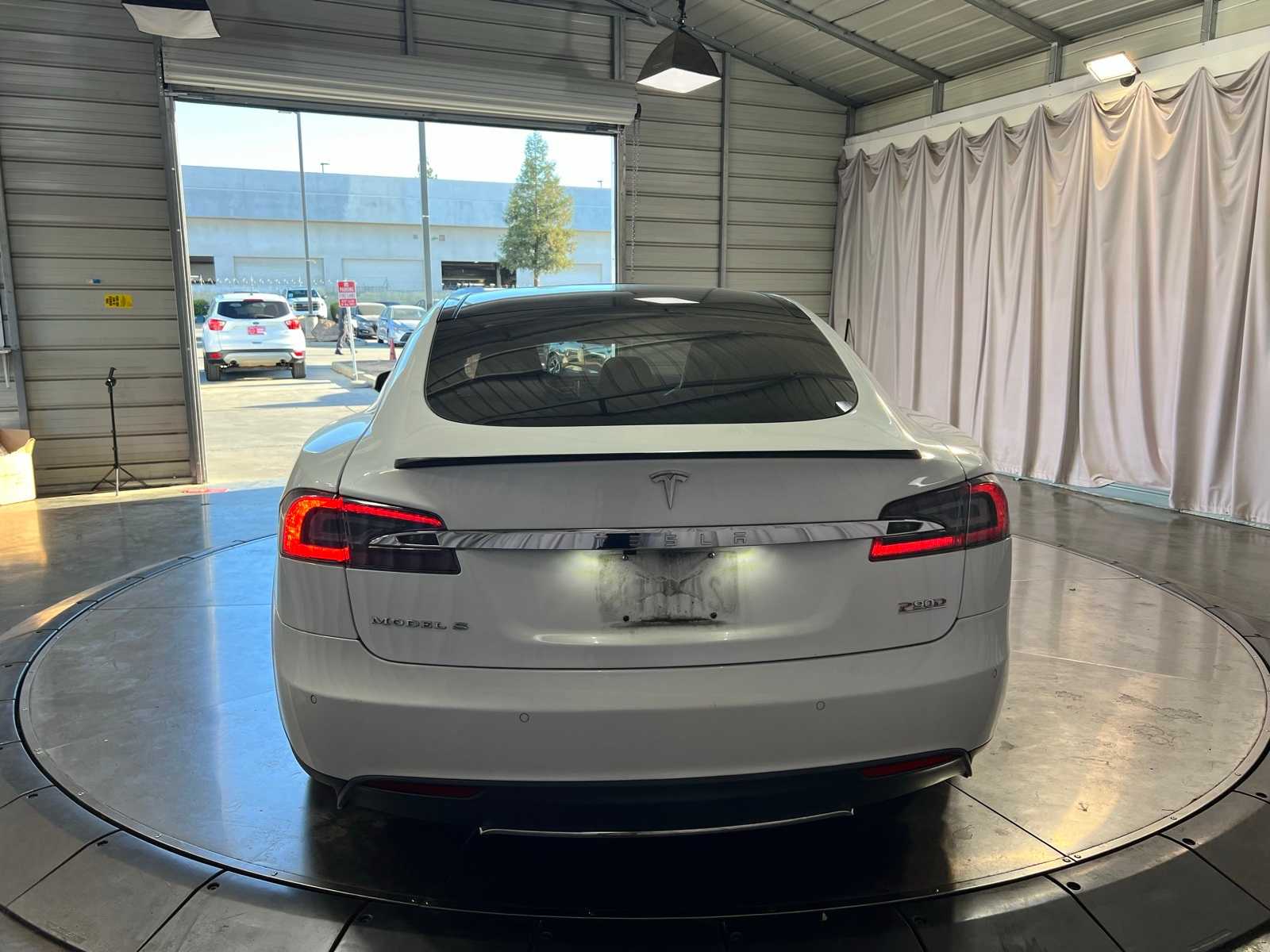 Thumbnail: 2015 Tesla Model S - 6
