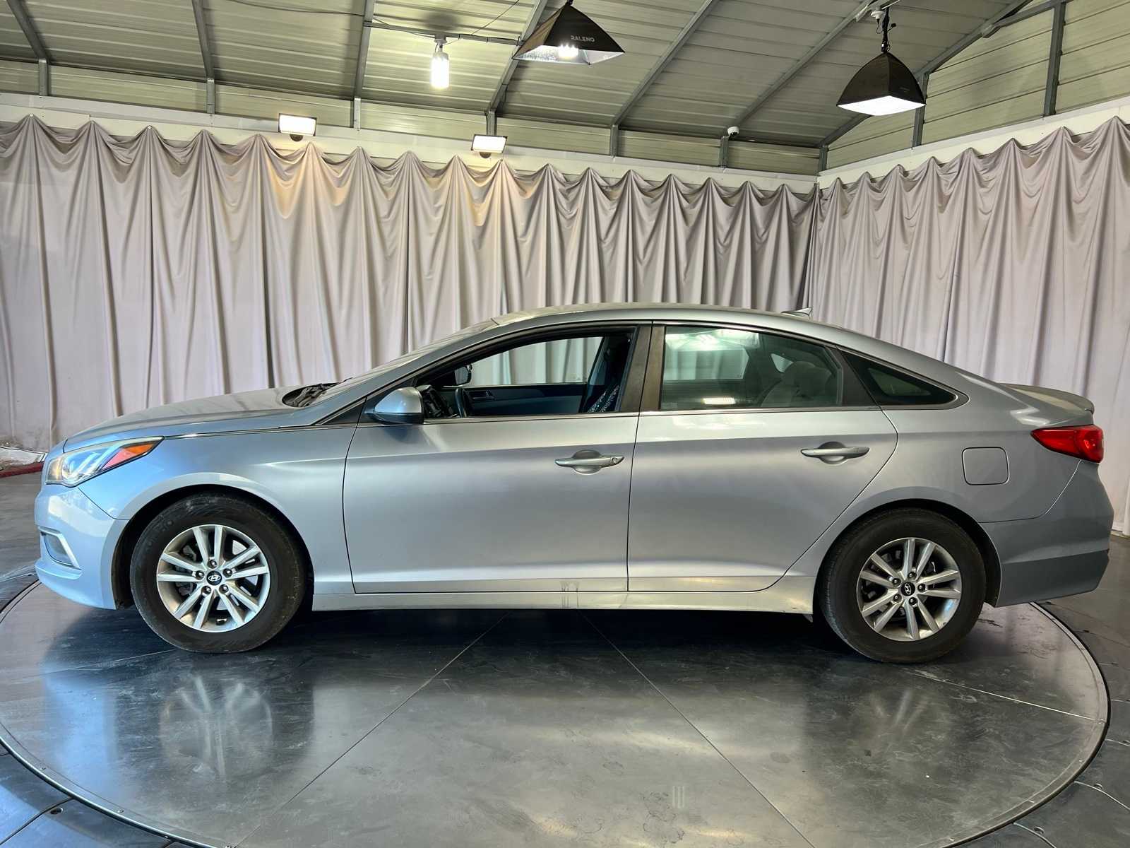 Thumbnail: 2017 Hyundai Sonata - 4