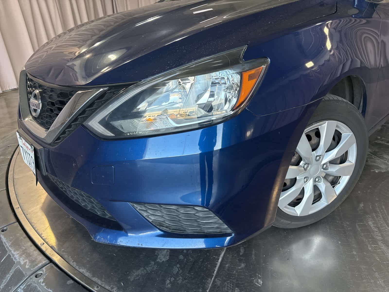 Thumbnail: 2017 Nissan Sentra - 9