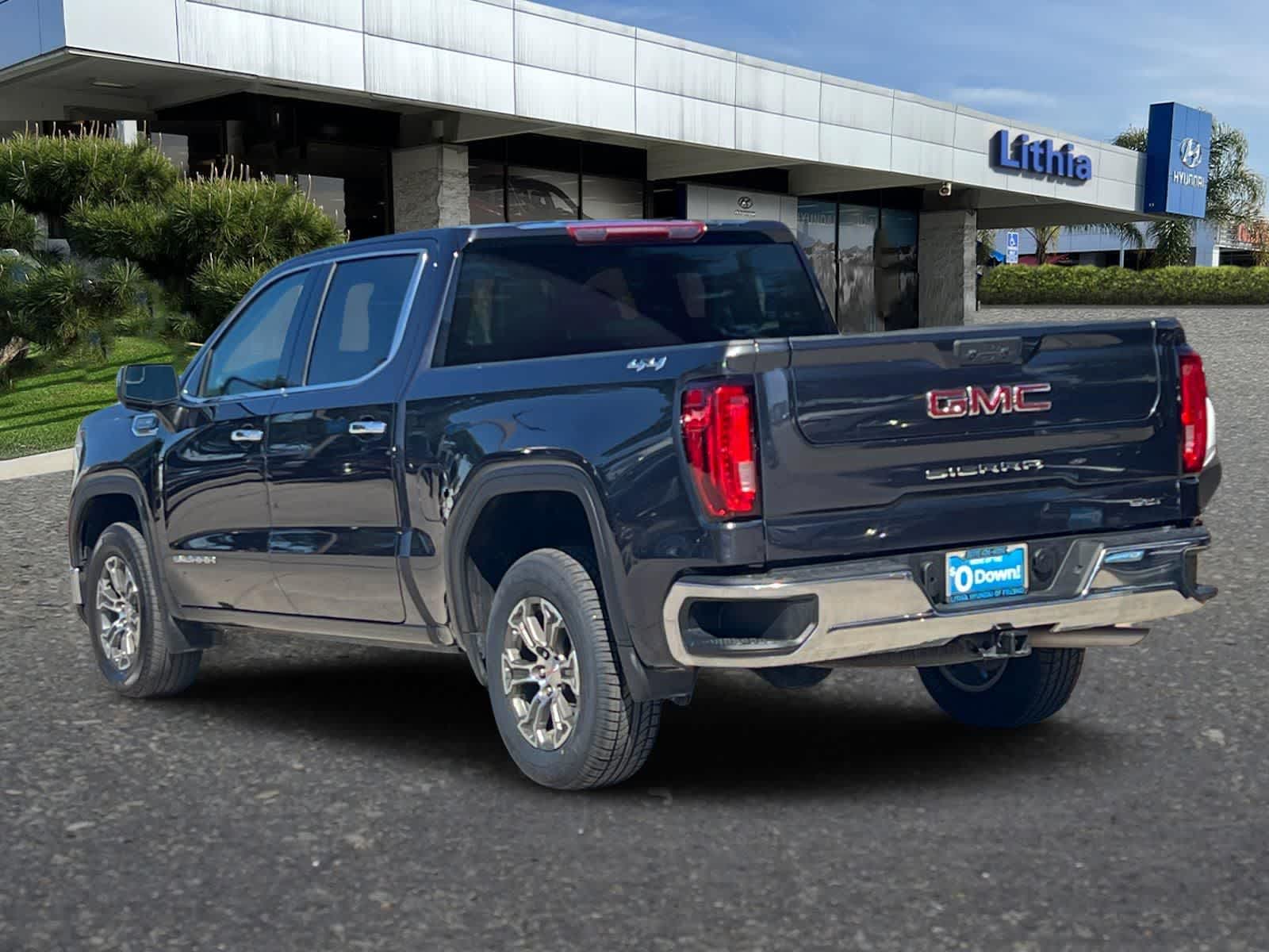 2025 GMC Sierra 1500 SLT photo 6