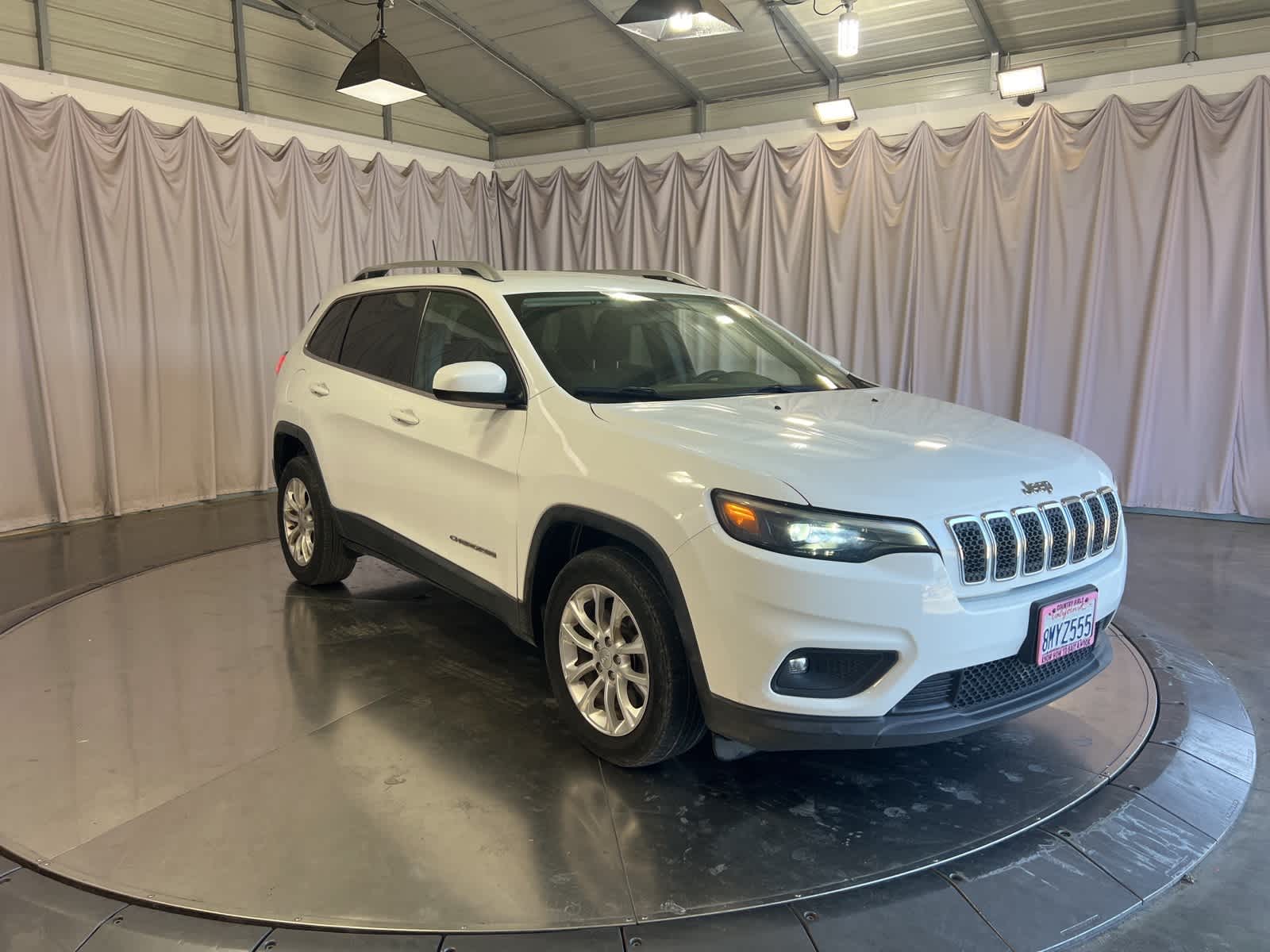 Thumbnail: 2019 Jeep Cherokee - 9