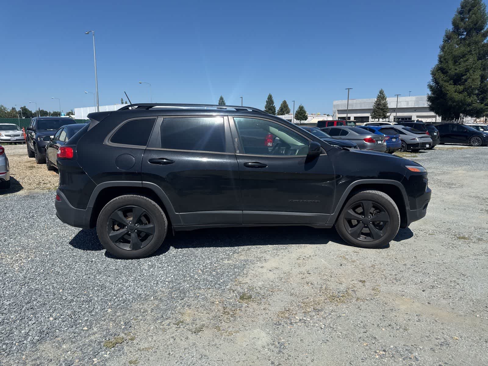 Thumbnail: 2018 Jeep Cherokee - 4